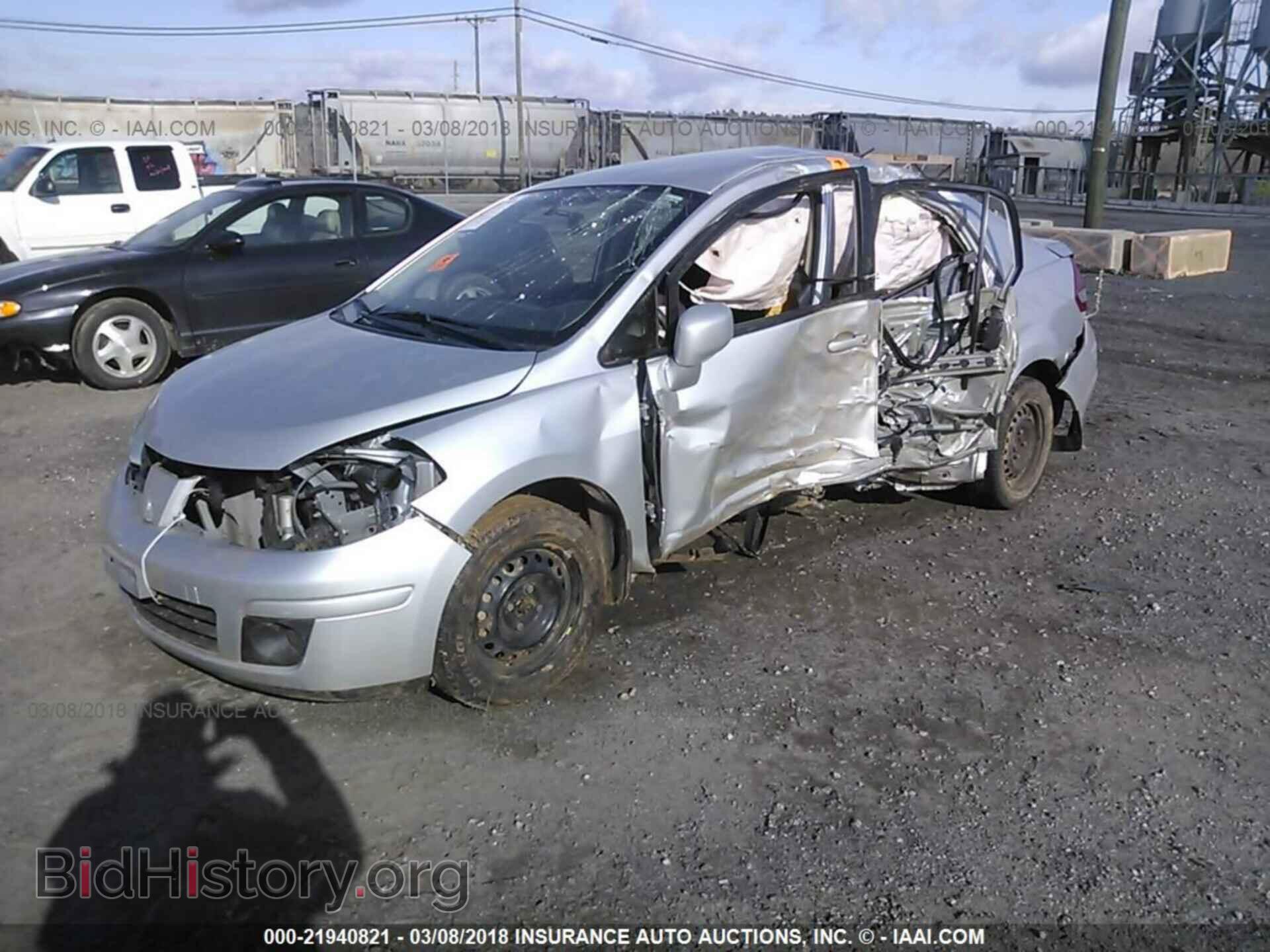 2011 Nissan Versa - VIN: 3N1BC1APXBL453360 - Фото 2