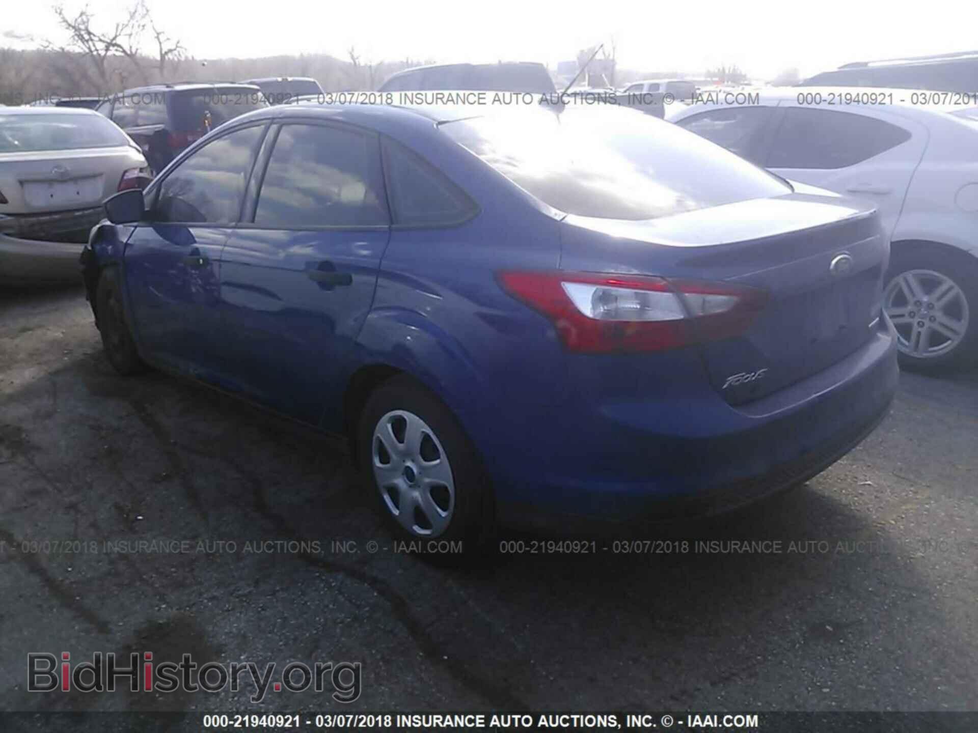 2012 Ford Focus - VIN: 1FAHP3E29CL476671 - Photo 3