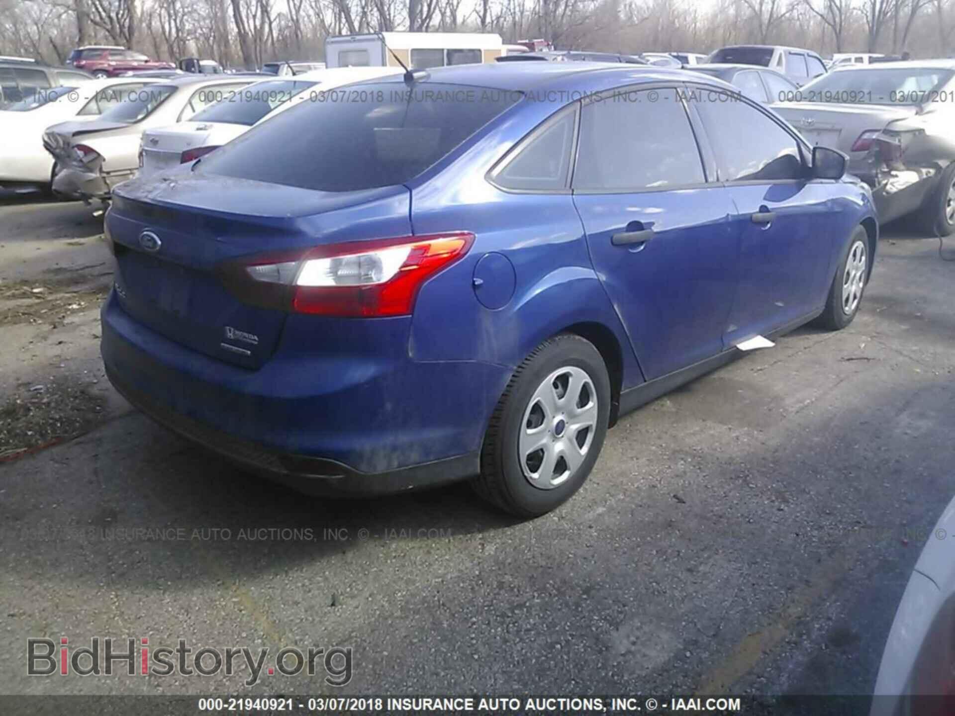 2012 Ford Focus - VIN: 1FAHP3E29CL476671 - Photo 4