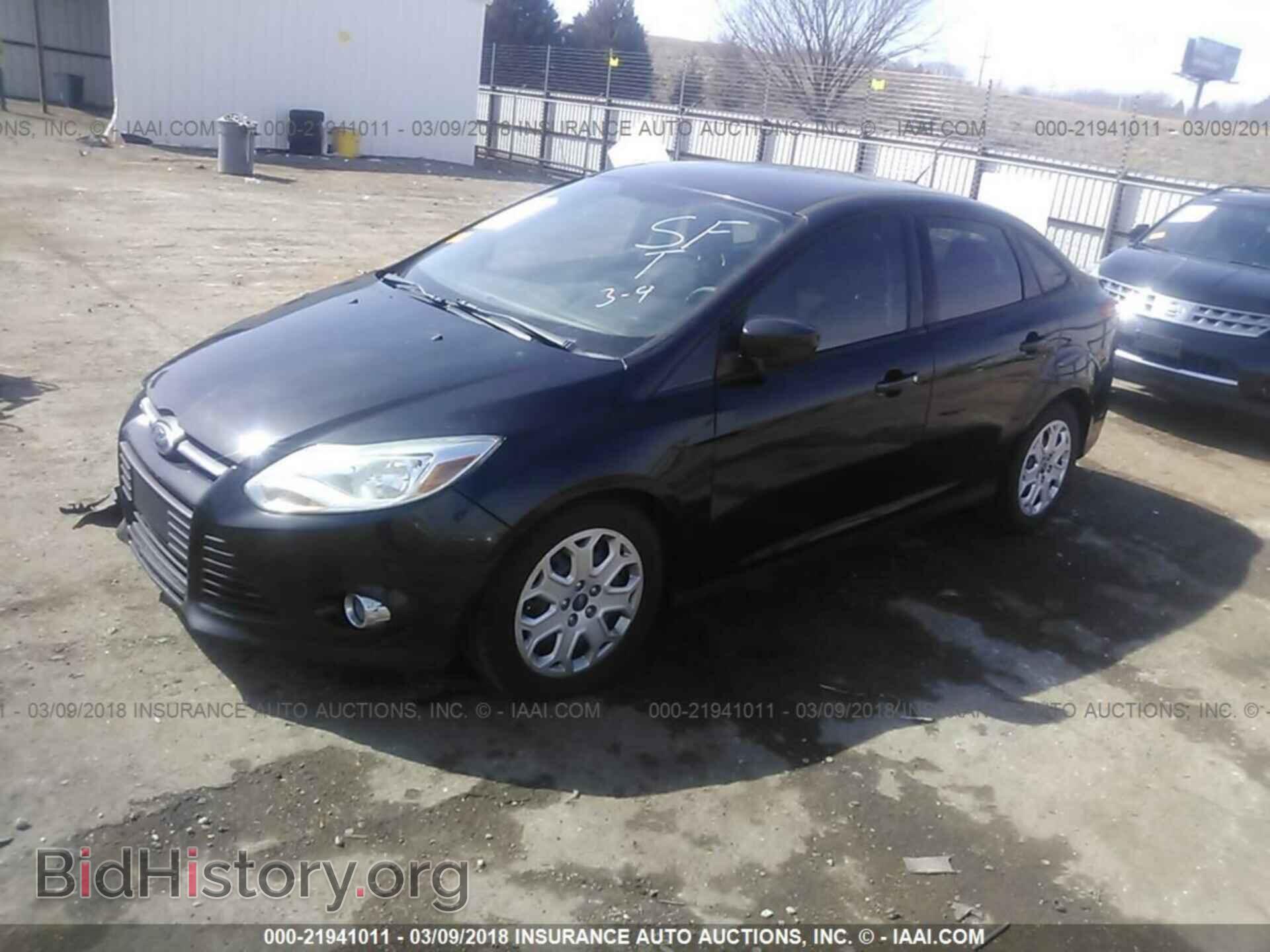 2012 Ford Focus - VIN: 1FAHP3F22CL164271 - Photo 2