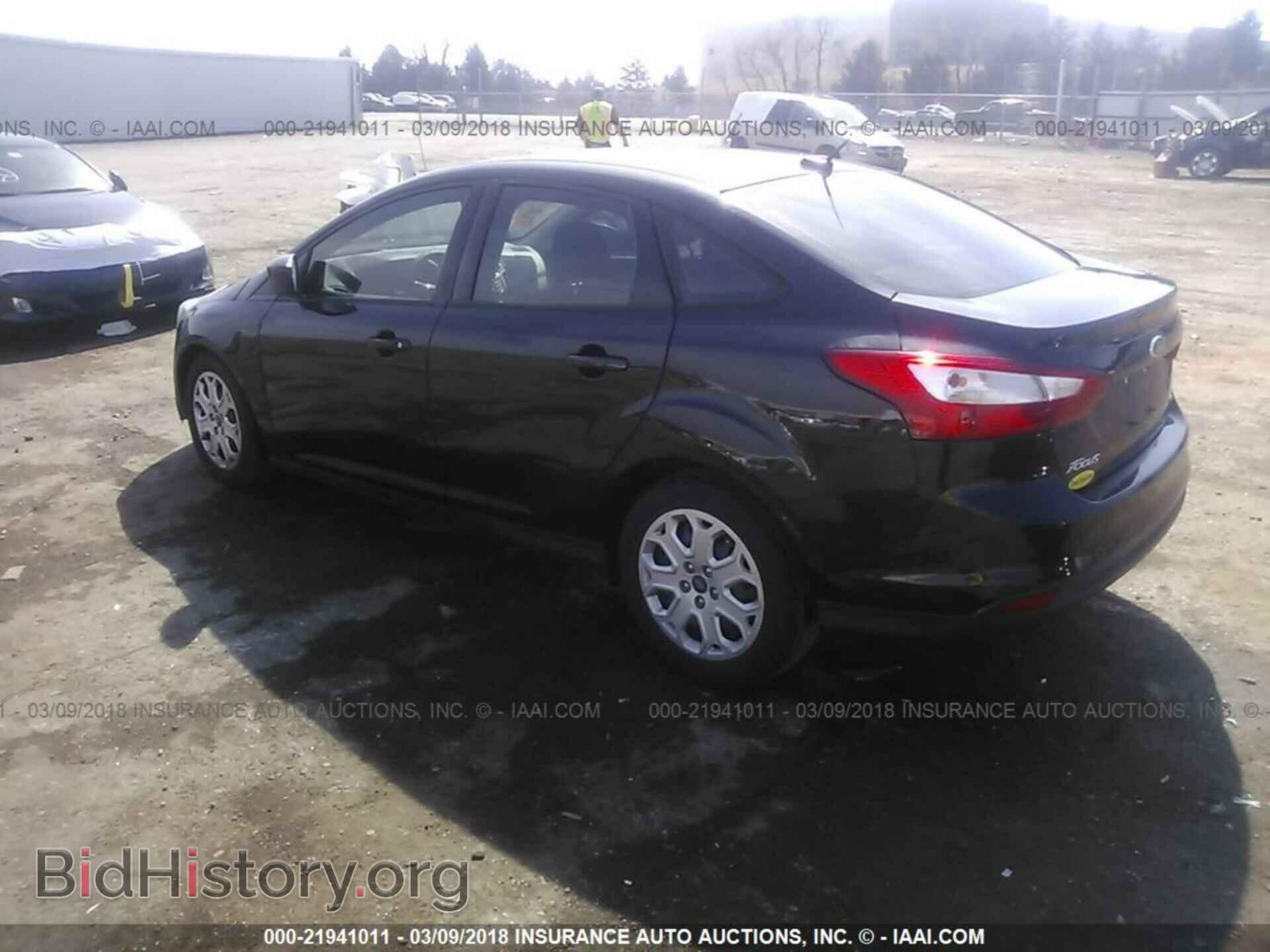 2012 Ford Focus - VIN: 1FAHP3F22CL164271 - Photo 3