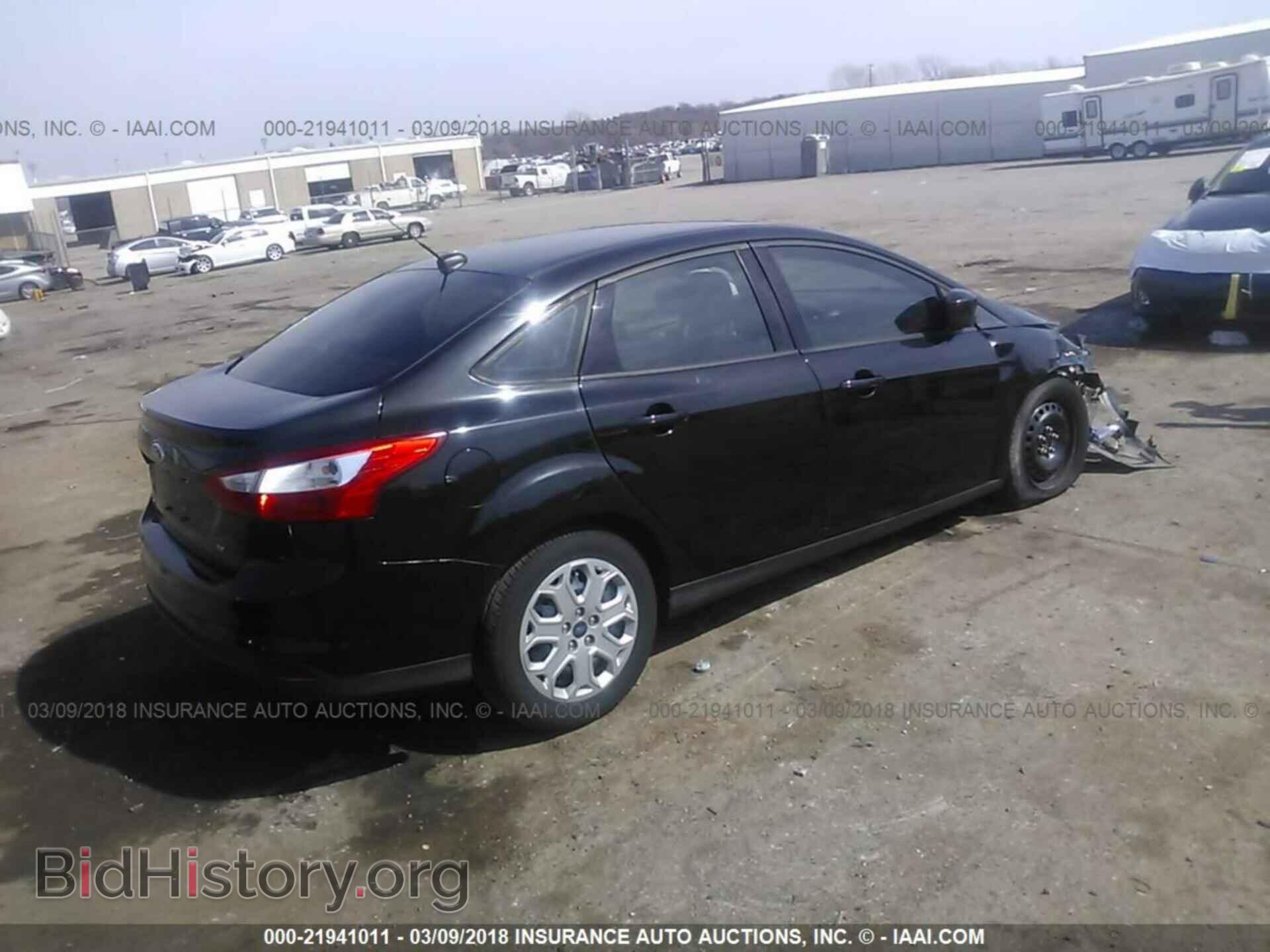 2012 Ford Focus - VIN: 1FAHP3F22CL164271 - Photo 4