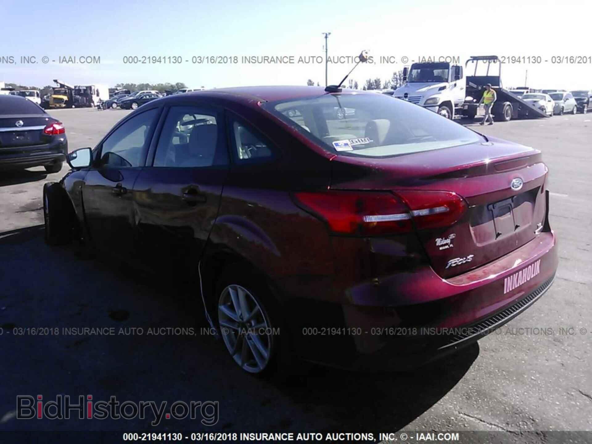 2015 Ford Focus - VIN: 1FADP3F24FL304534 - Photo 3