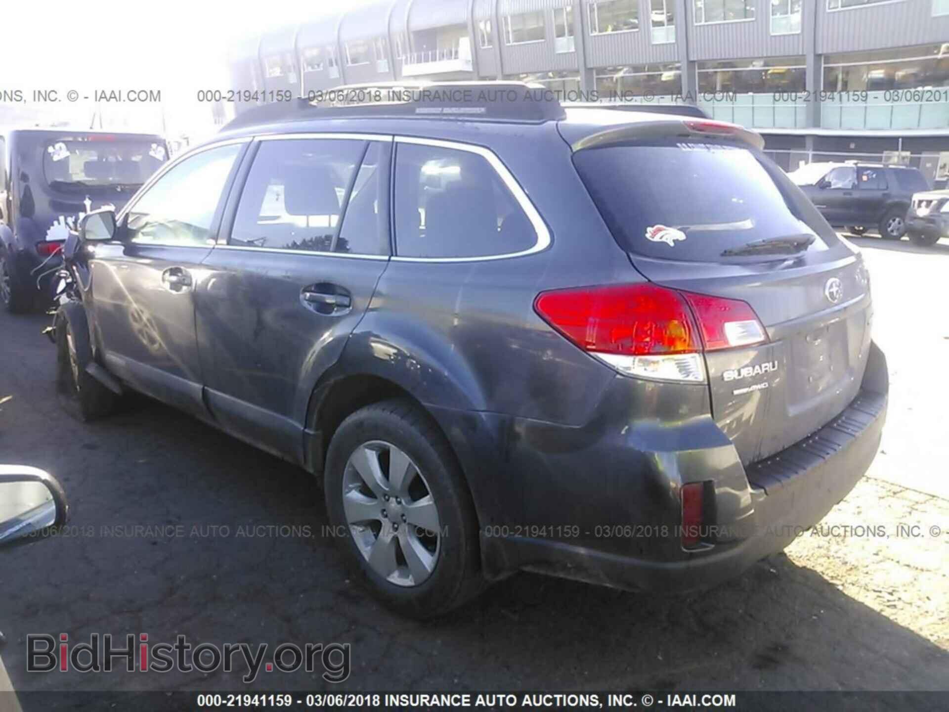 2011 Subaru Outback - VIN: 4S4BRBCC2B3376650 - Фото 3