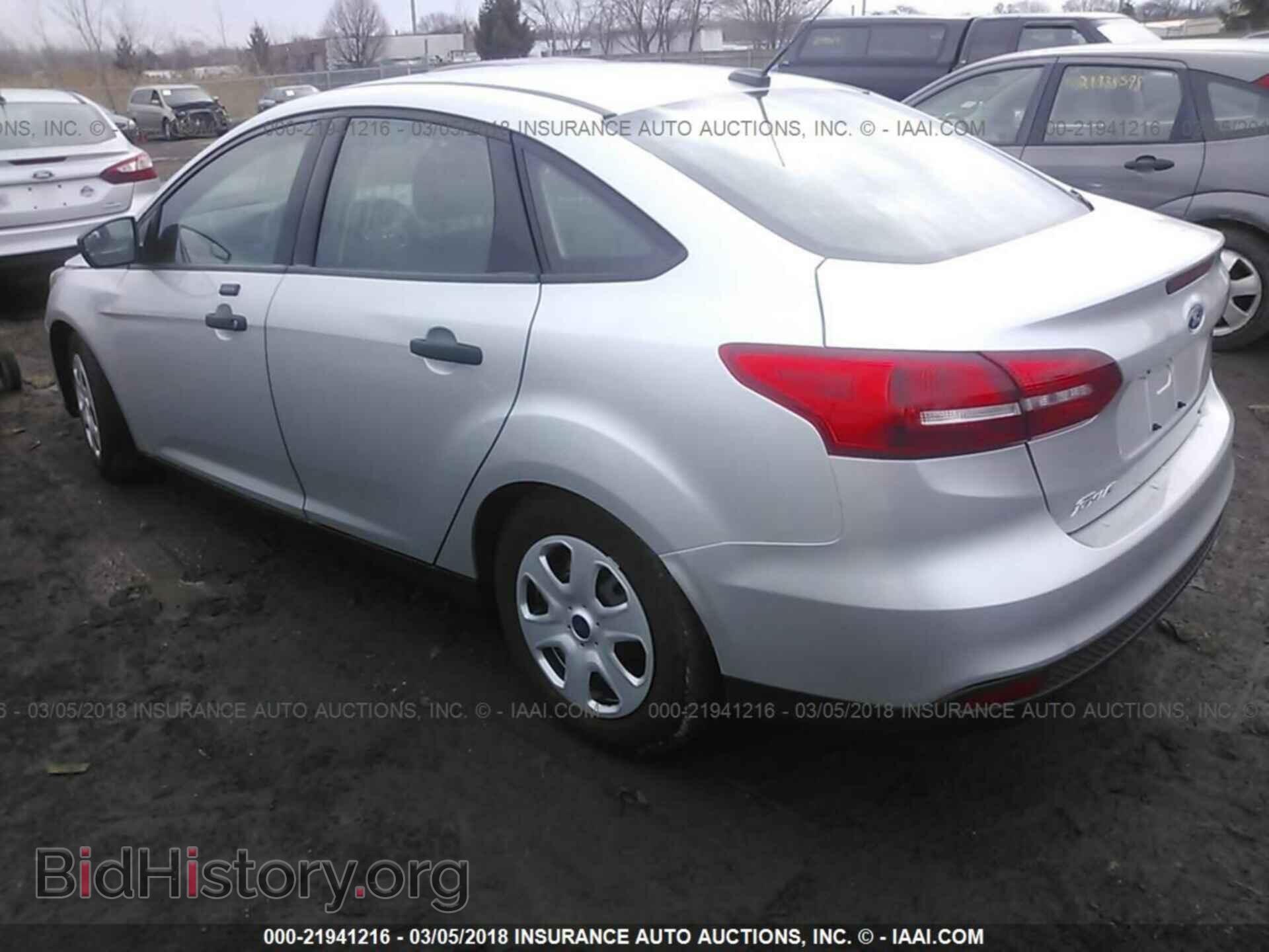 2016 Ford Focus - VIN: 1FADP3E24GL224475 - Фото 3