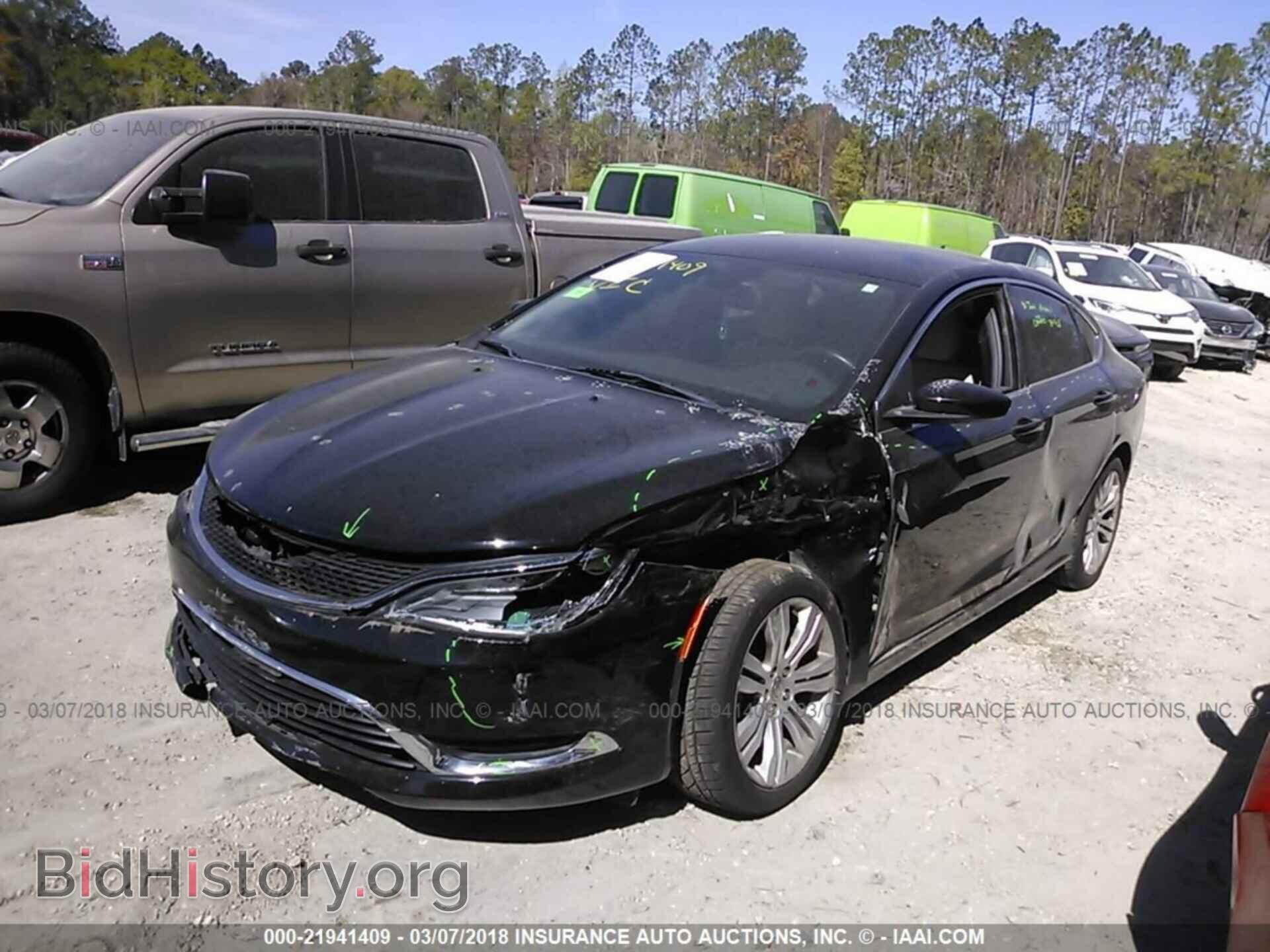 2015 Chrysler 200 - VIN: 1C3CCCAB0FN655989 - Photo 2