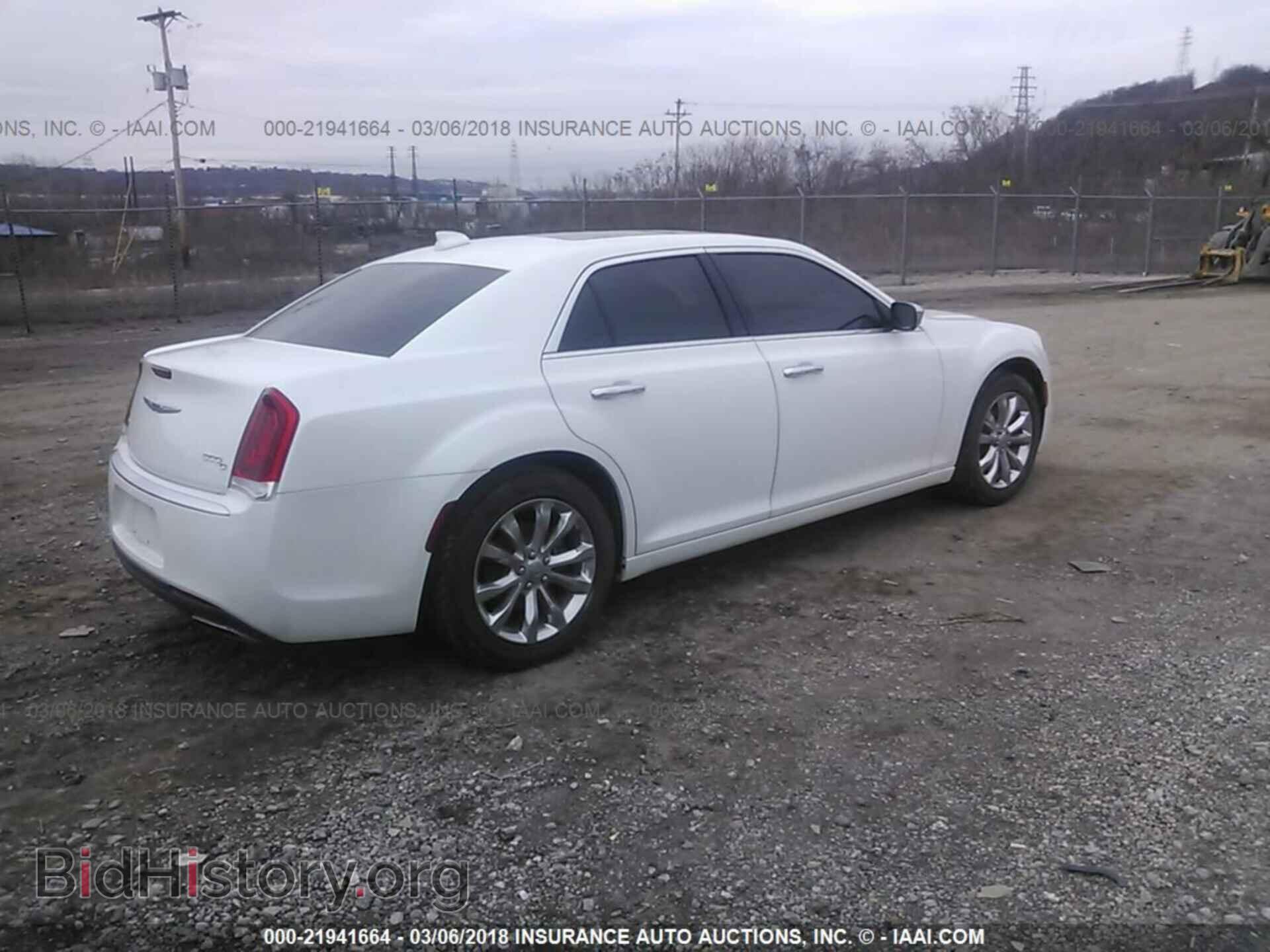 2016 Chrysler 300c - VIN: 2C3CCAKG1GH111476 - Фото 4