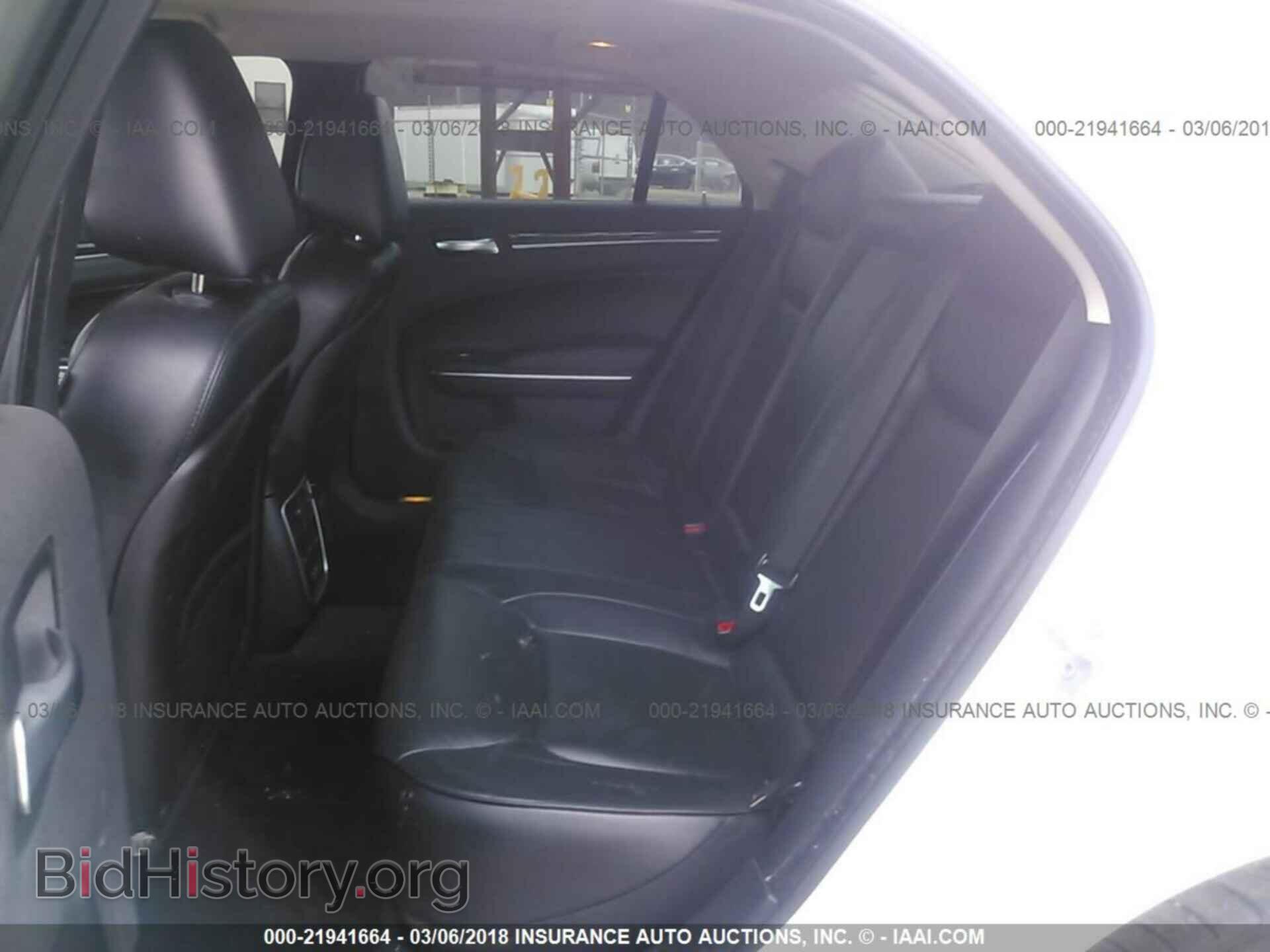 2016 Chrysler 300c - VIN: 2C3CCAKG1GH111476 - Фото 8