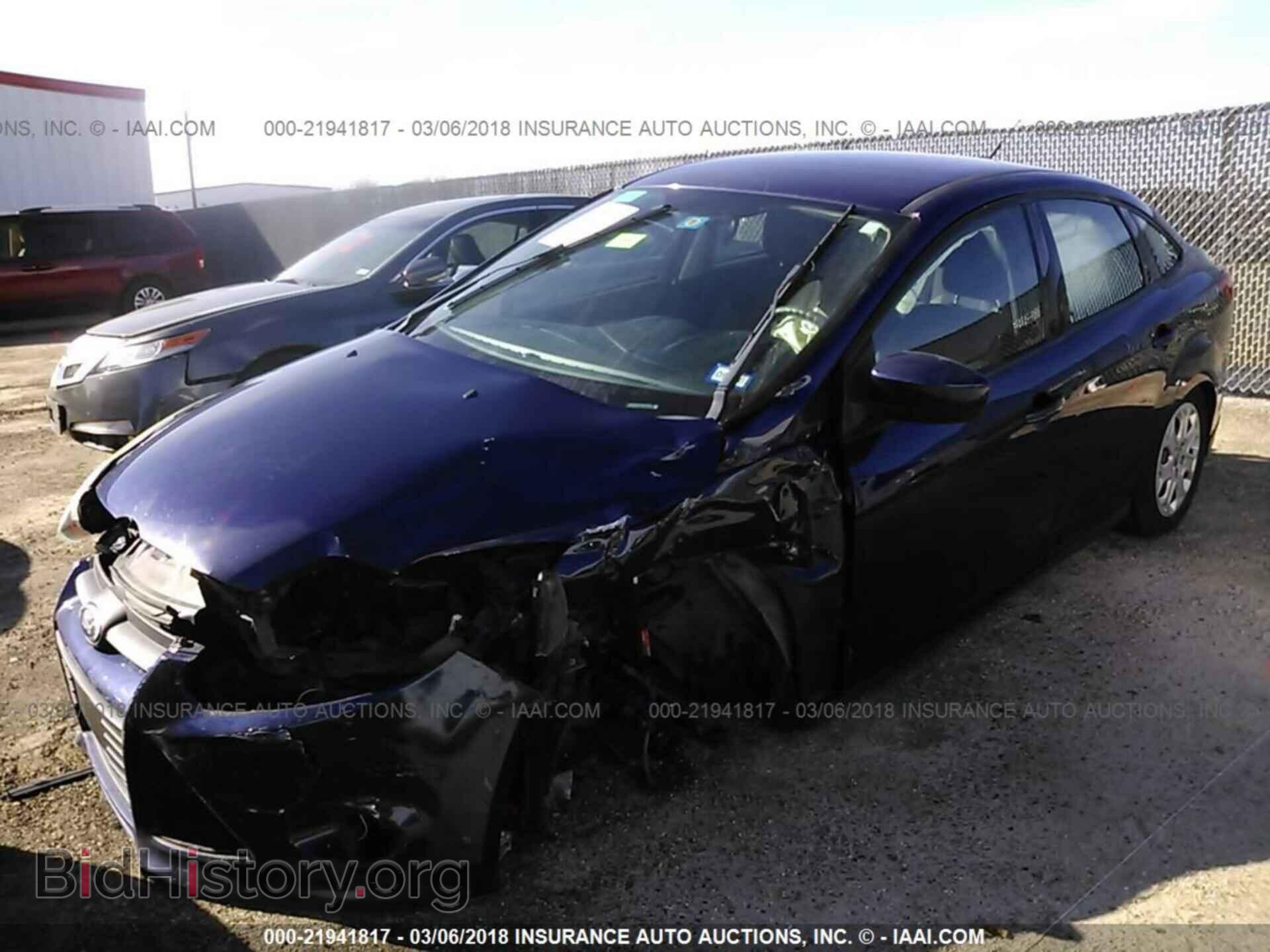 2012 Ford Focus - VIN: 1FAHP3F26CL112321 - Photo 2