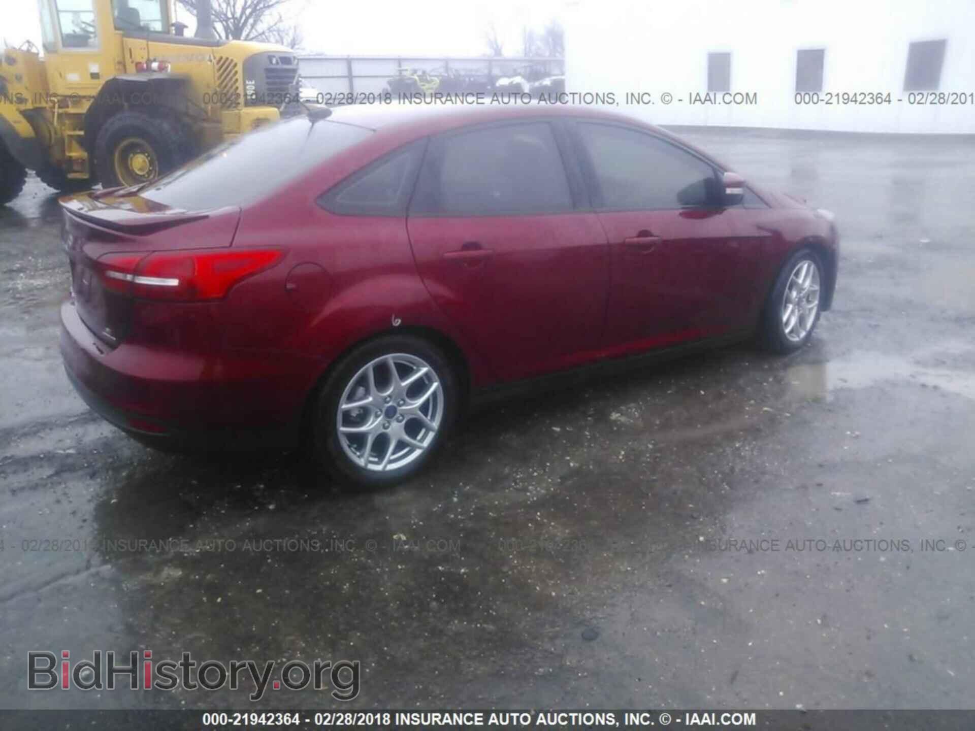 2015 Ford Focus - VIN: 1FADP3F25FL215085 - Photo 4