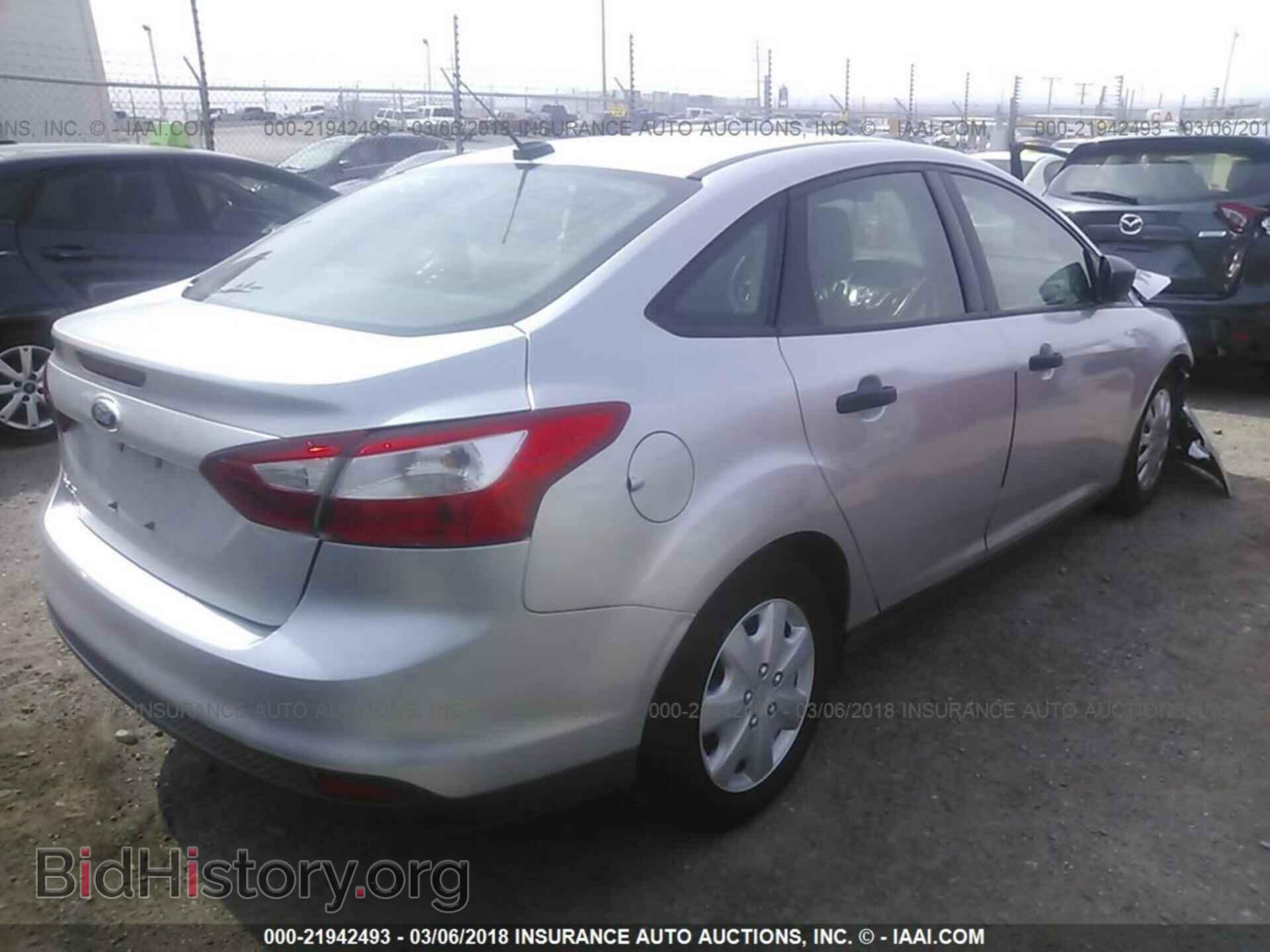 2012 Ford Focus - VIN: 1FAHP3E28CL272931 - Фото 4