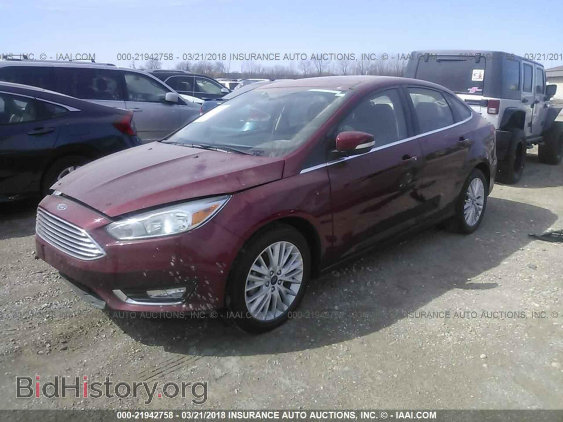 2017 Ford Focus - VIN: 1FADP3J23HL291673 - Photo 2