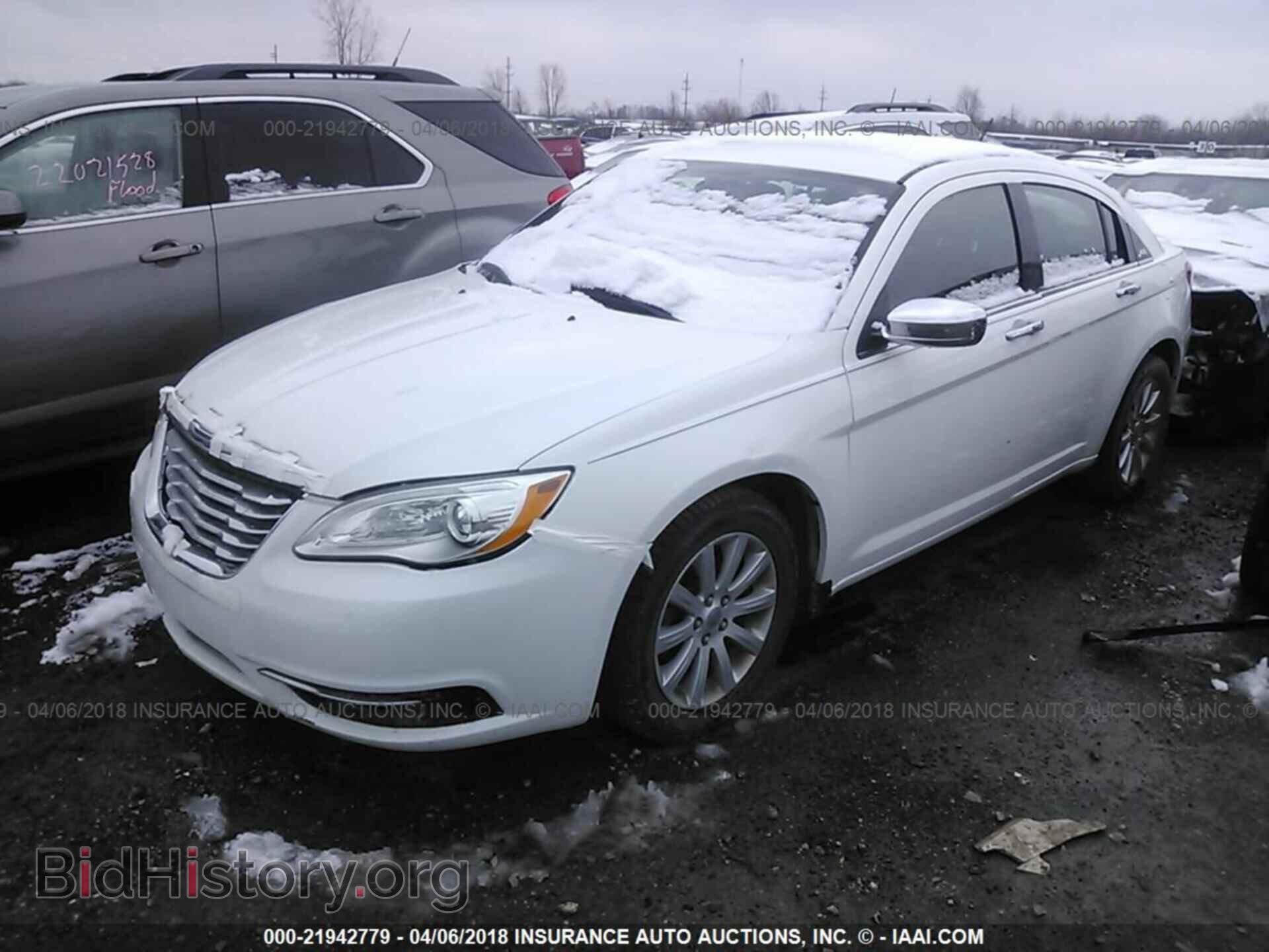 2014 Chrysler 200 - VIN: 1C3CCBCG0EN107816 - Фото 2
