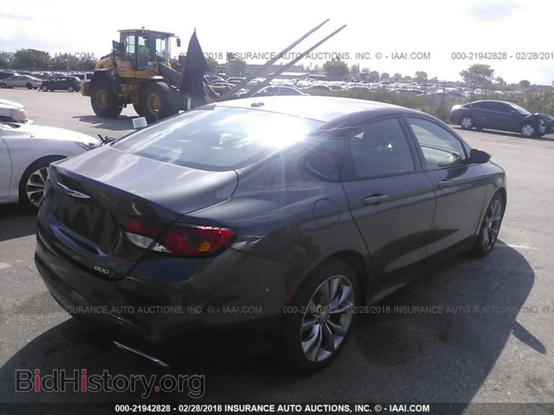 2015 Chrysler 200 - VIN: 1C3CCCBB6FN542403 - Photo 4