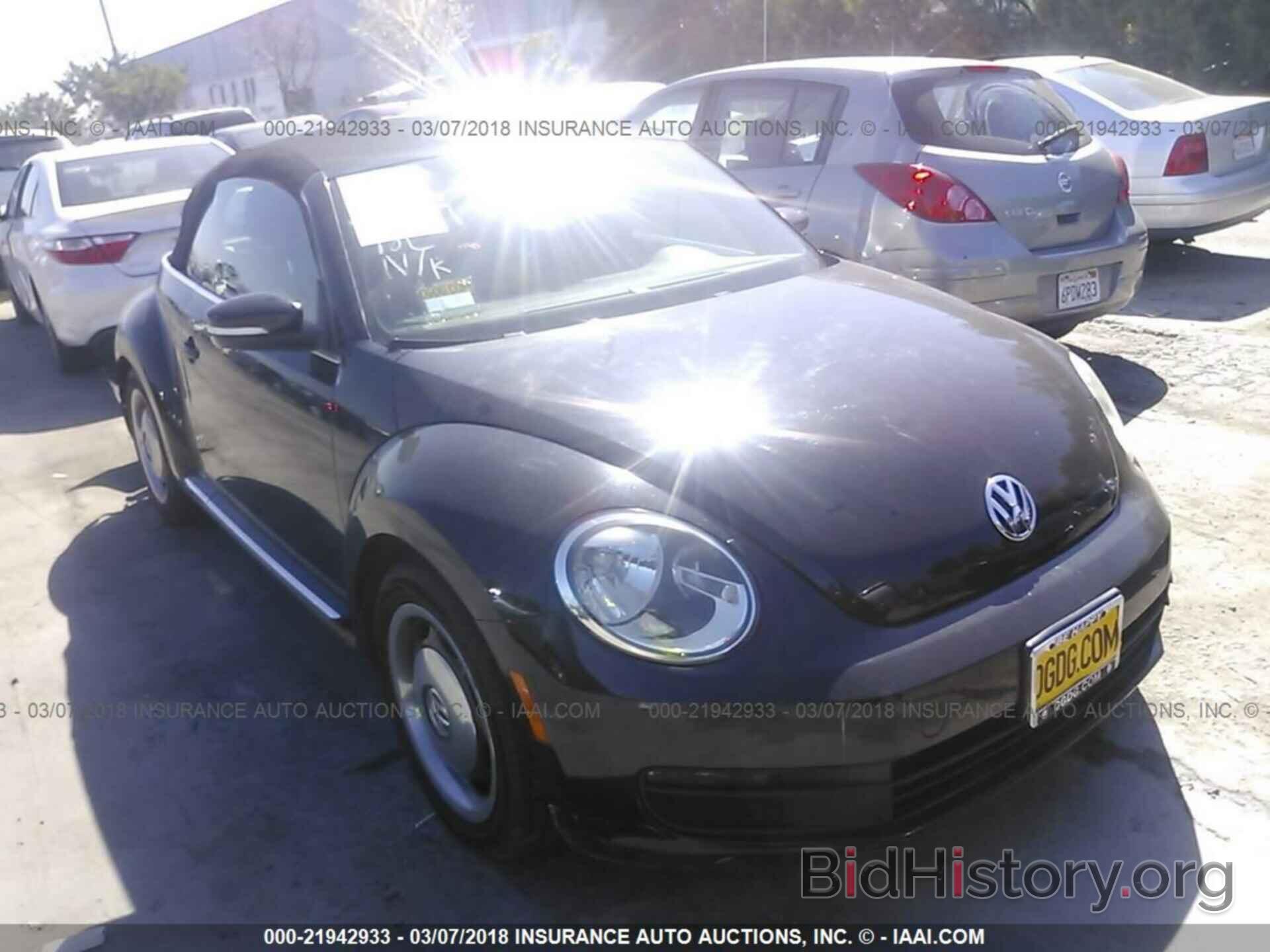 Photo 3VW5P7AT5DM810467 - Volkswagen Beetle 2013