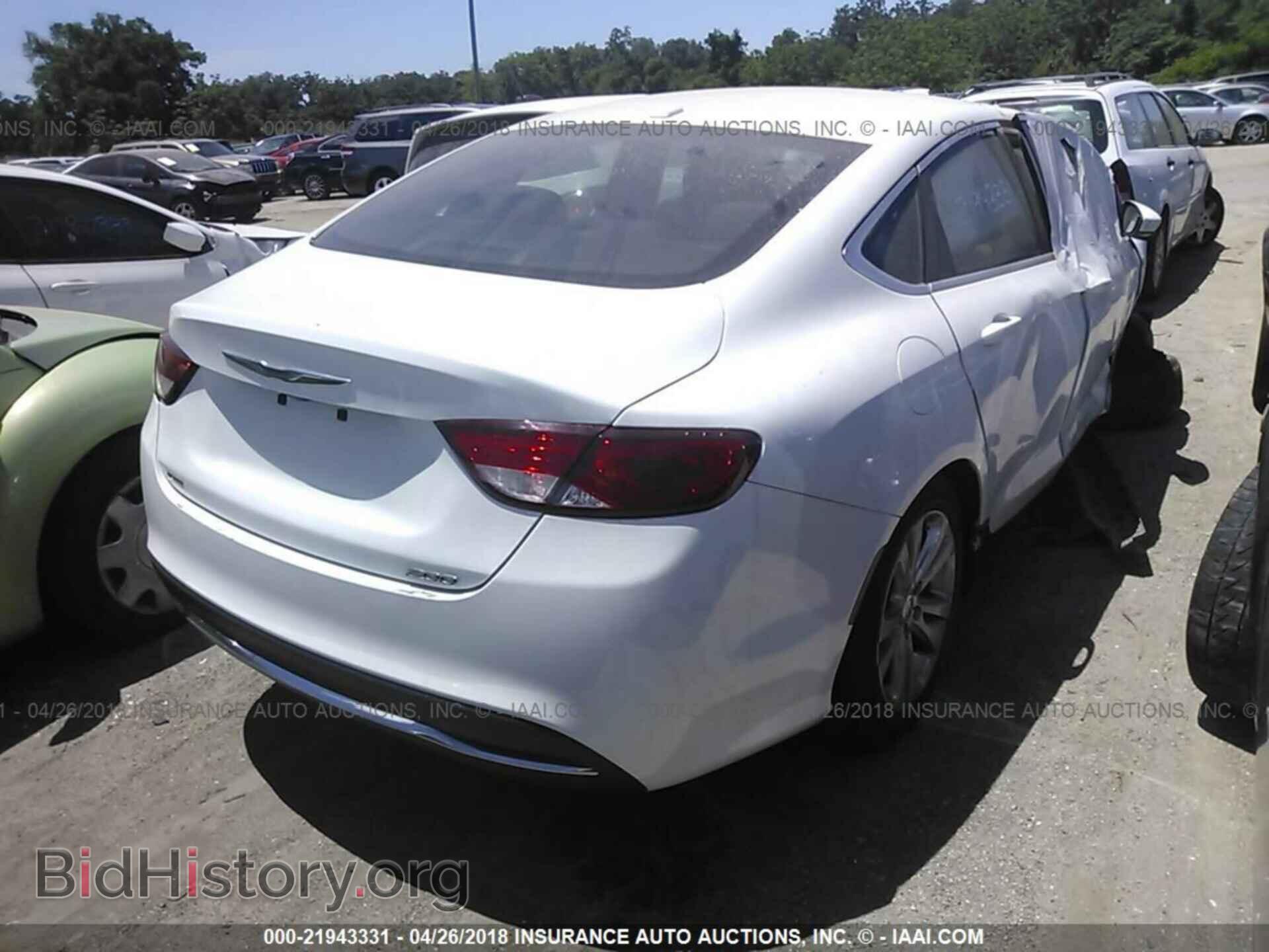 2015 Chrysler 200 - VIN: 1C3CCCAB3FN666484 - Photo 4