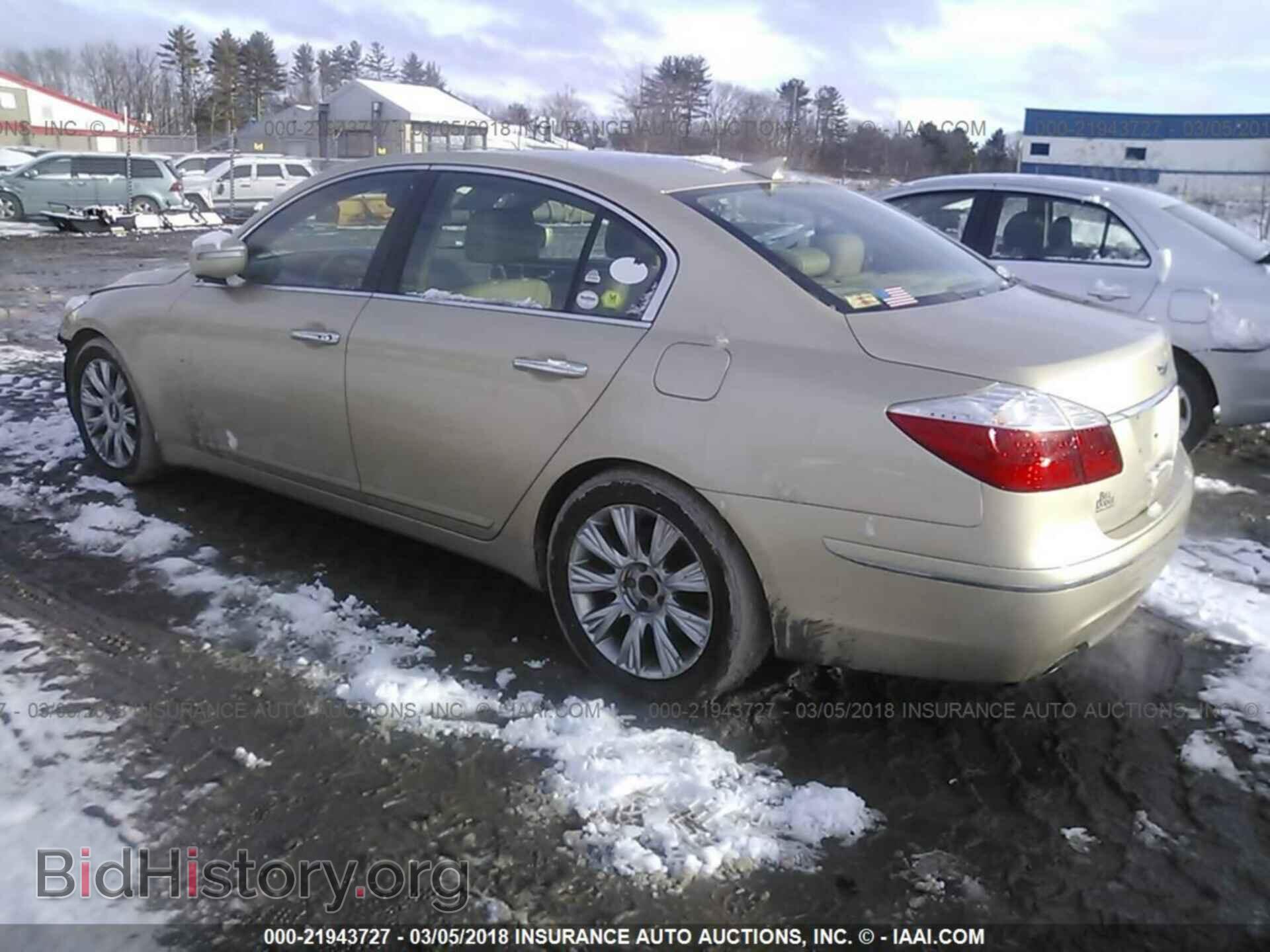 2011 Hyundai Genesis - VIN: KMHGC4DE1BU124580 - Фото 3