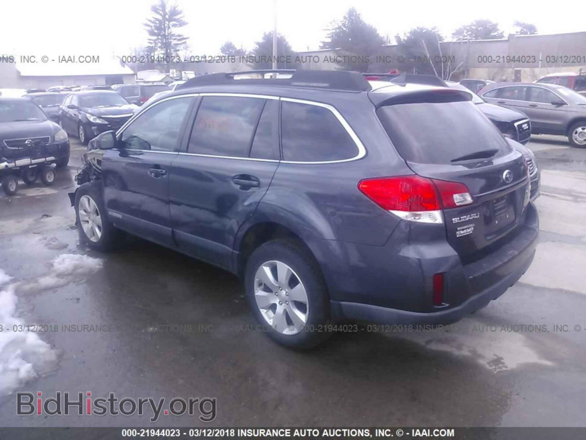 2011 Subaru Outback - VIN: 4S4BRDKC8B2335295 - Фото 3