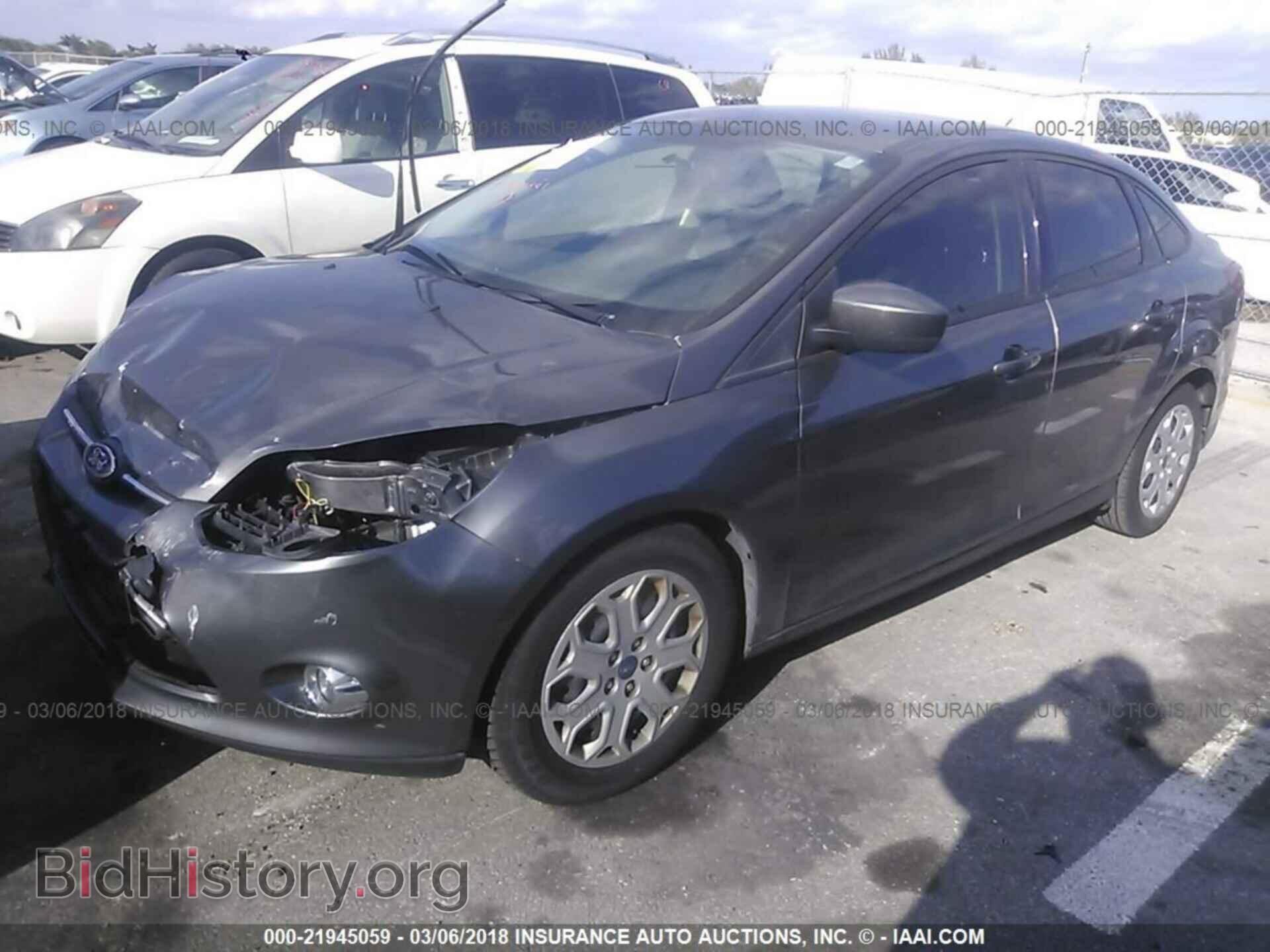 2012 Ford Focus - VIN: 1FAHP3F29CL219976 - Фото 2