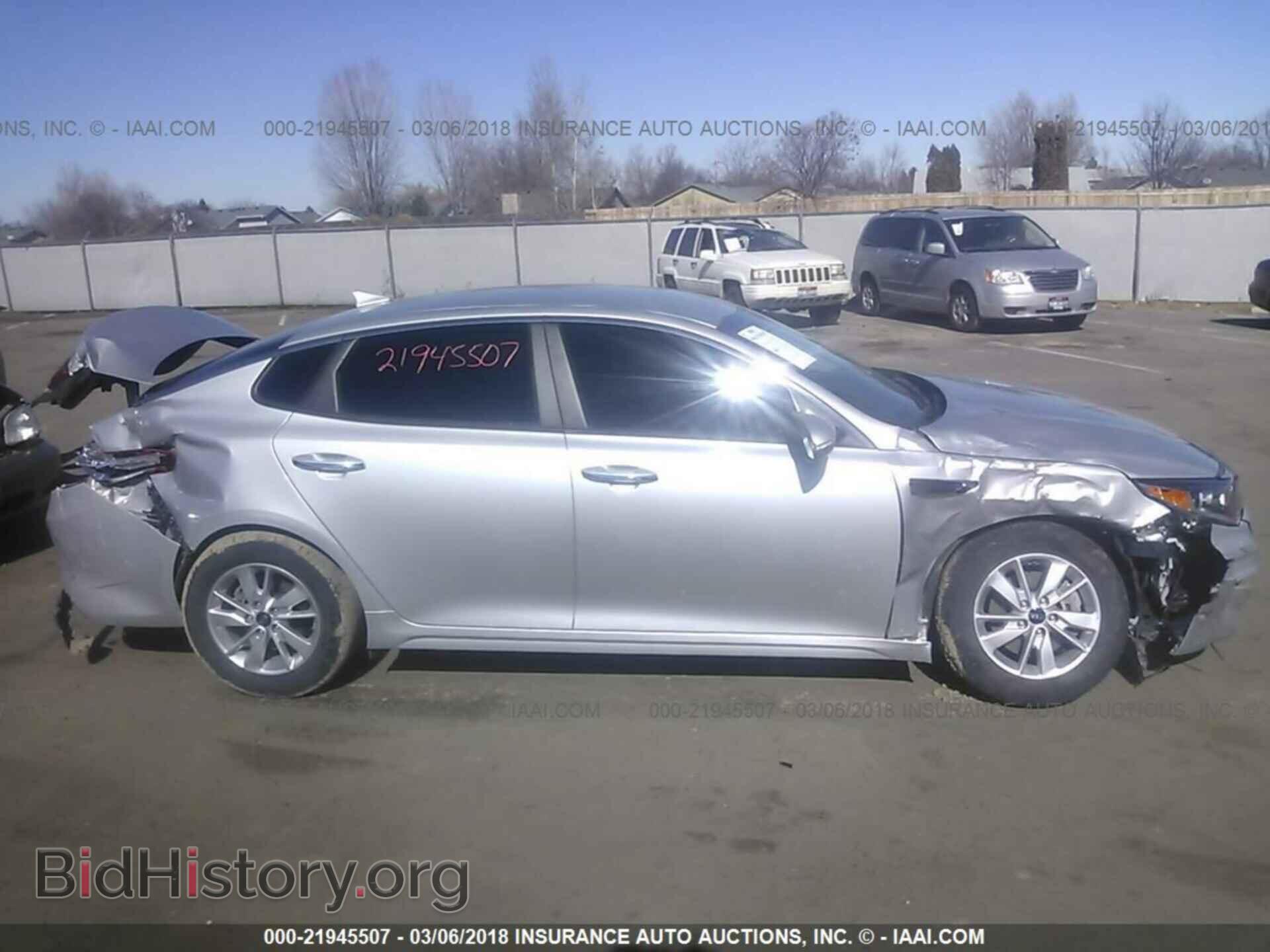 2017 Kia Optima - VIN: KNAGT4L30H5155484 - Photo 6