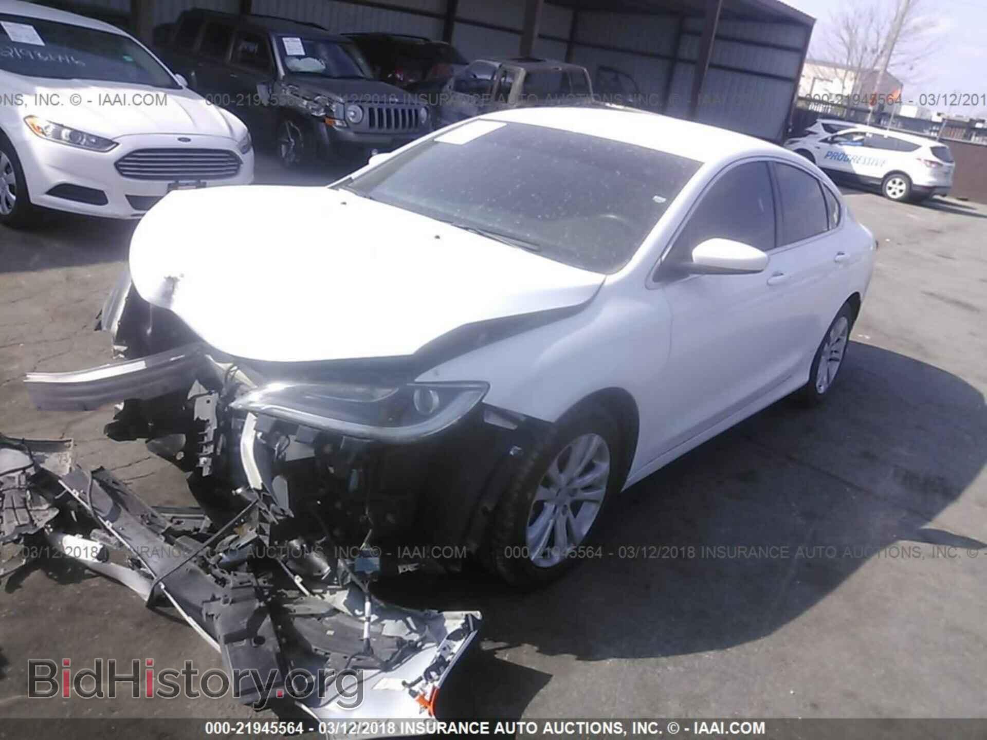 2015 Chrysler 200 - VIN: 1C3CCCAB2FN574265 - Photo 2
