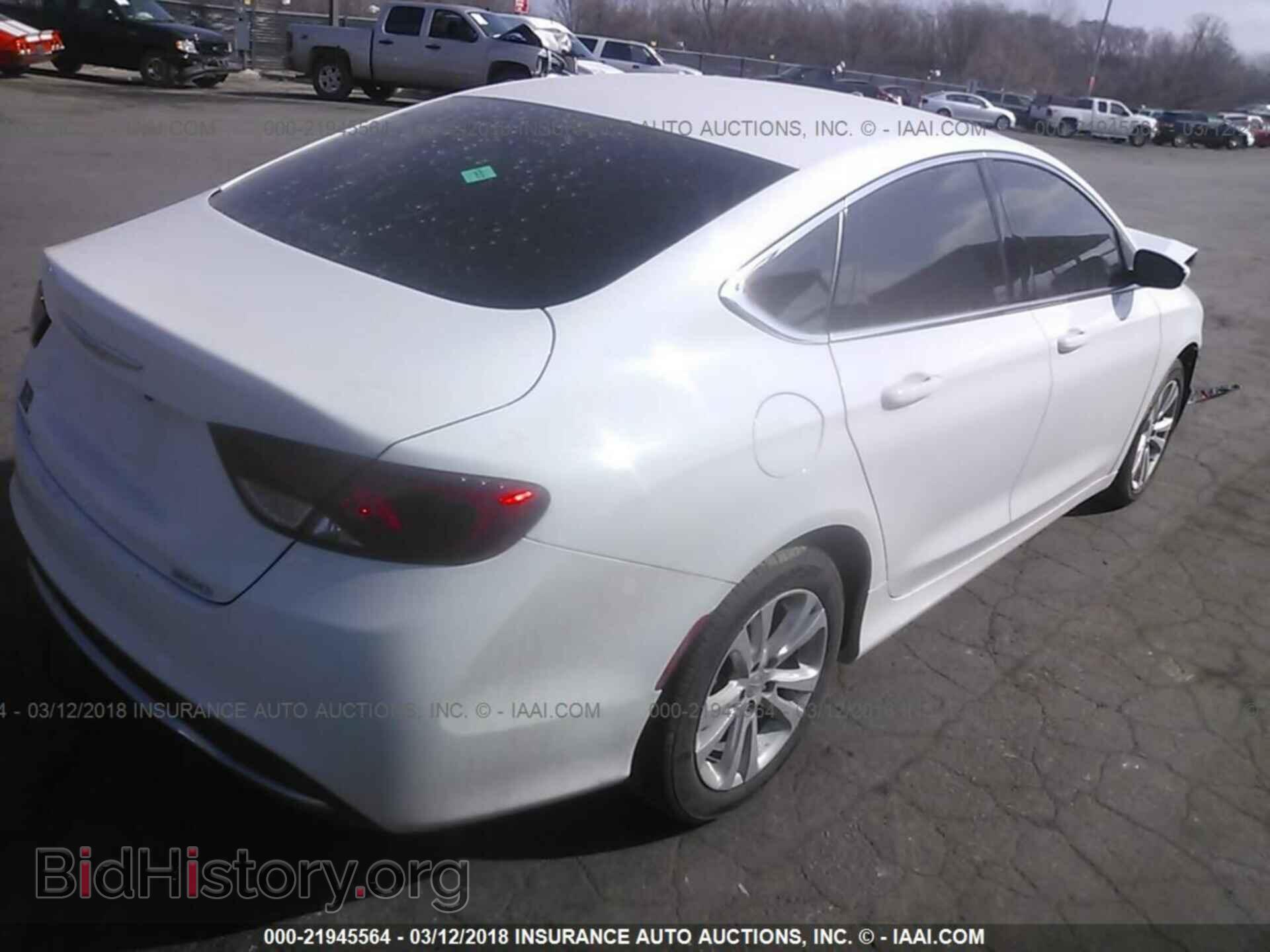 2015 Chrysler 200 - VIN: 1C3CCCAB2FN574265 - Photo 4
