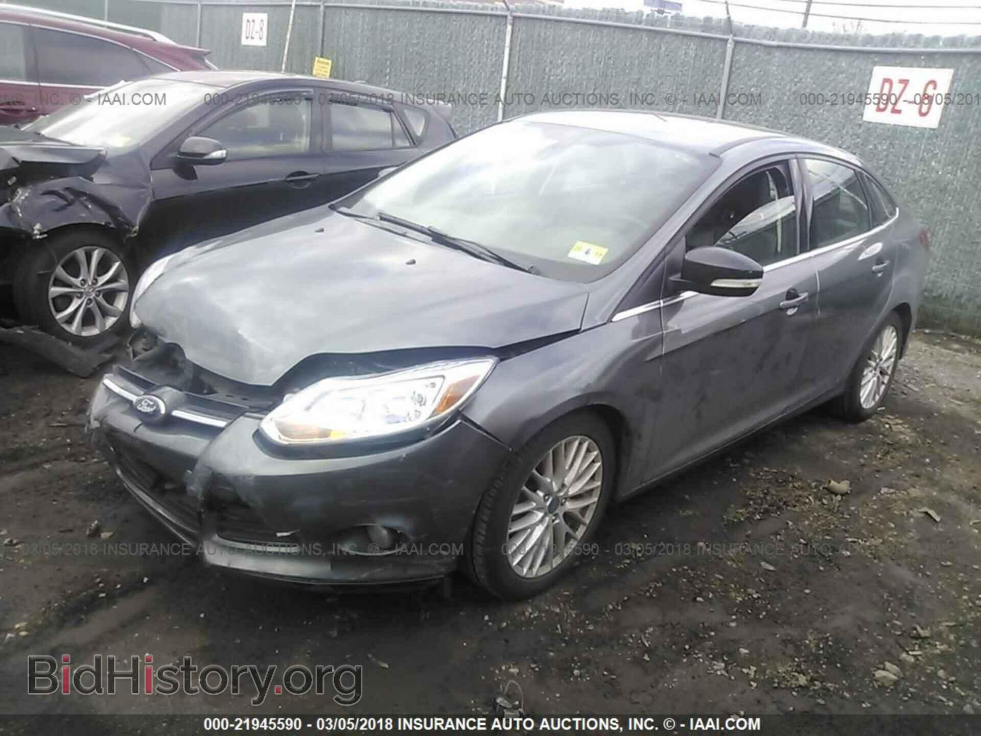 2012 Ford Focus - VIN: 1FAHP3H23CL124746 - Photo 2