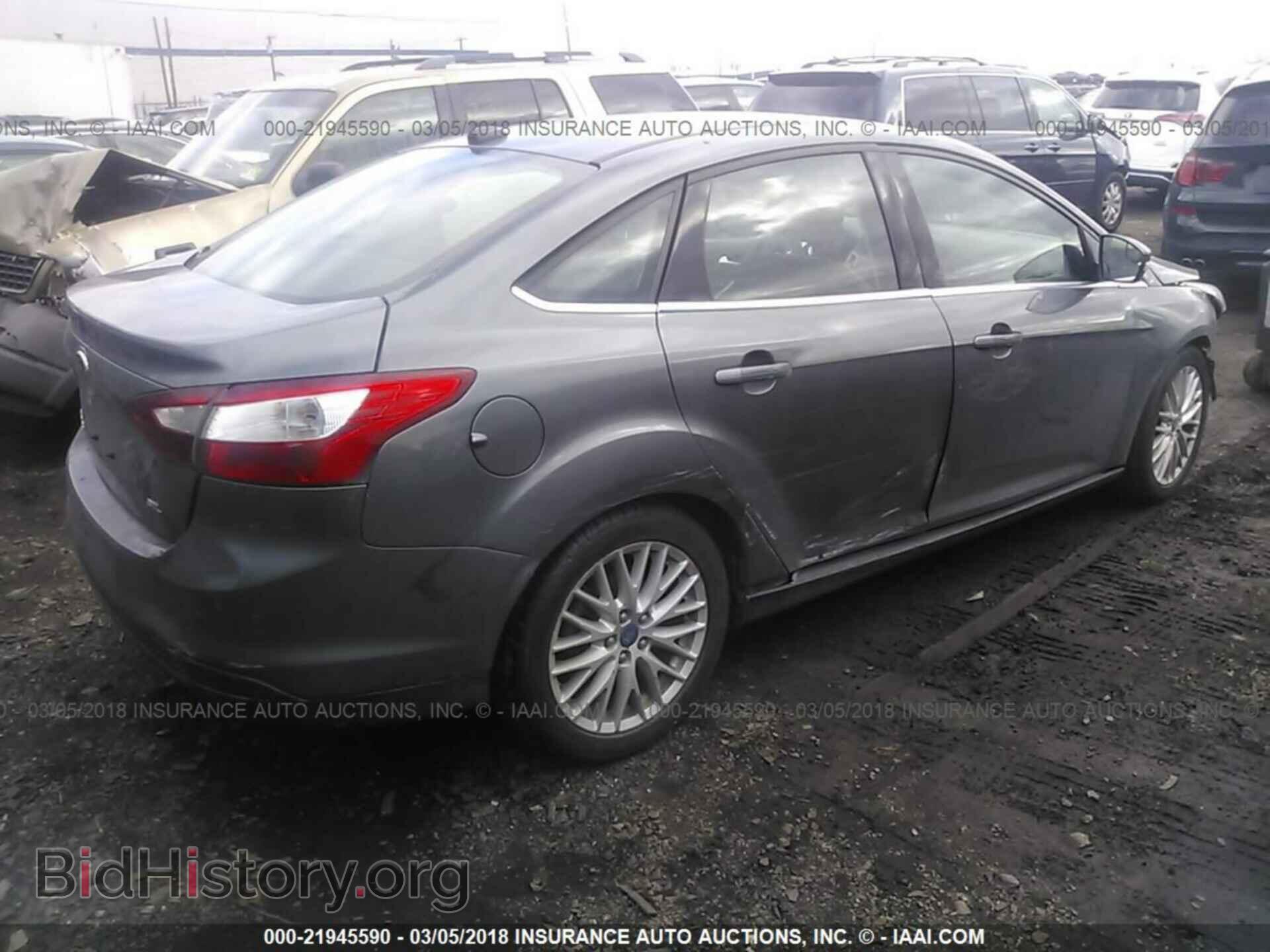 2012 Ford Focus - VIN: 1FAHP3H23CL124746 - Photo 4