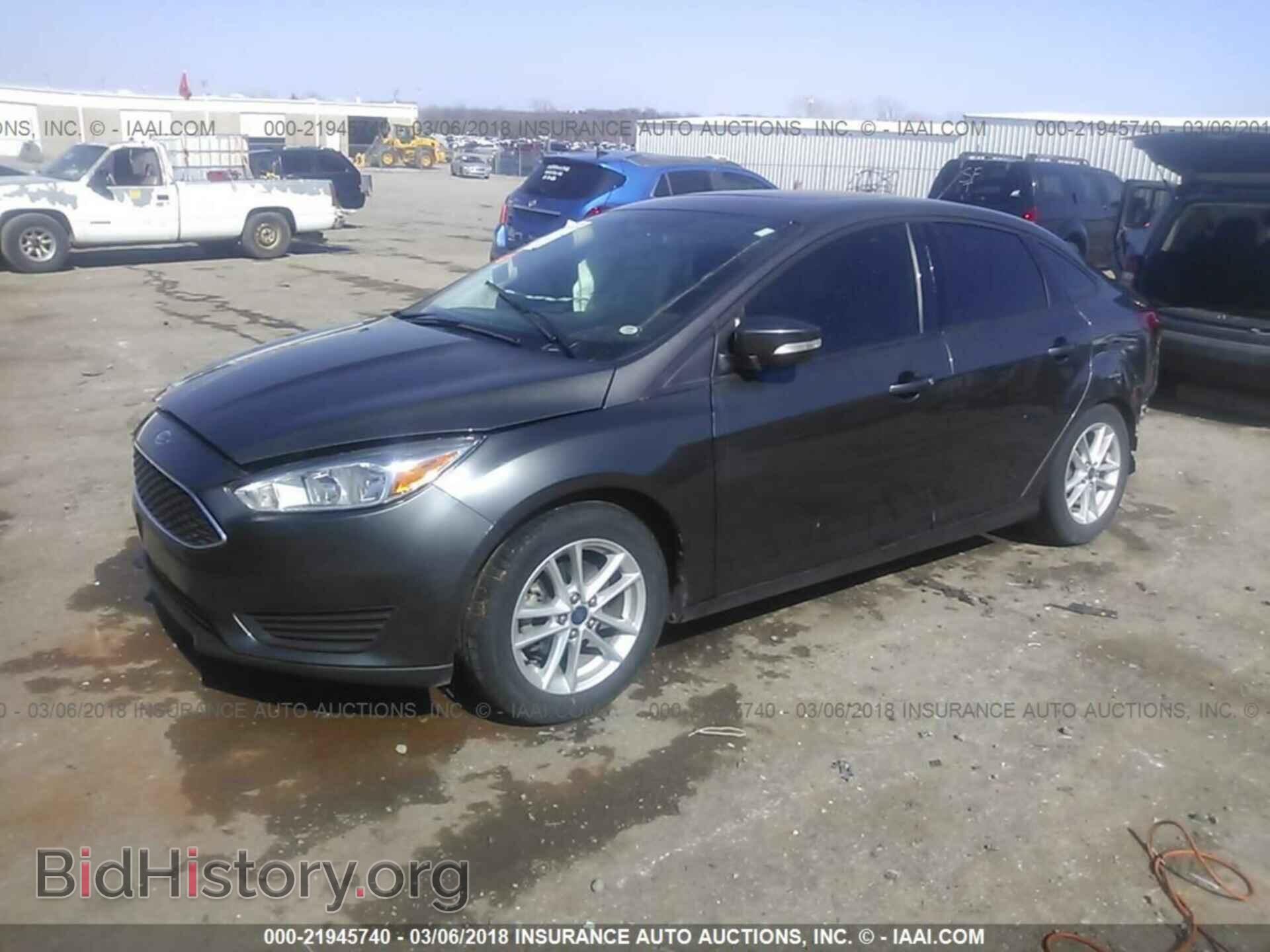 2015 Ford Focus - VIN: 1FADP3F27FL242563 - Photo 2