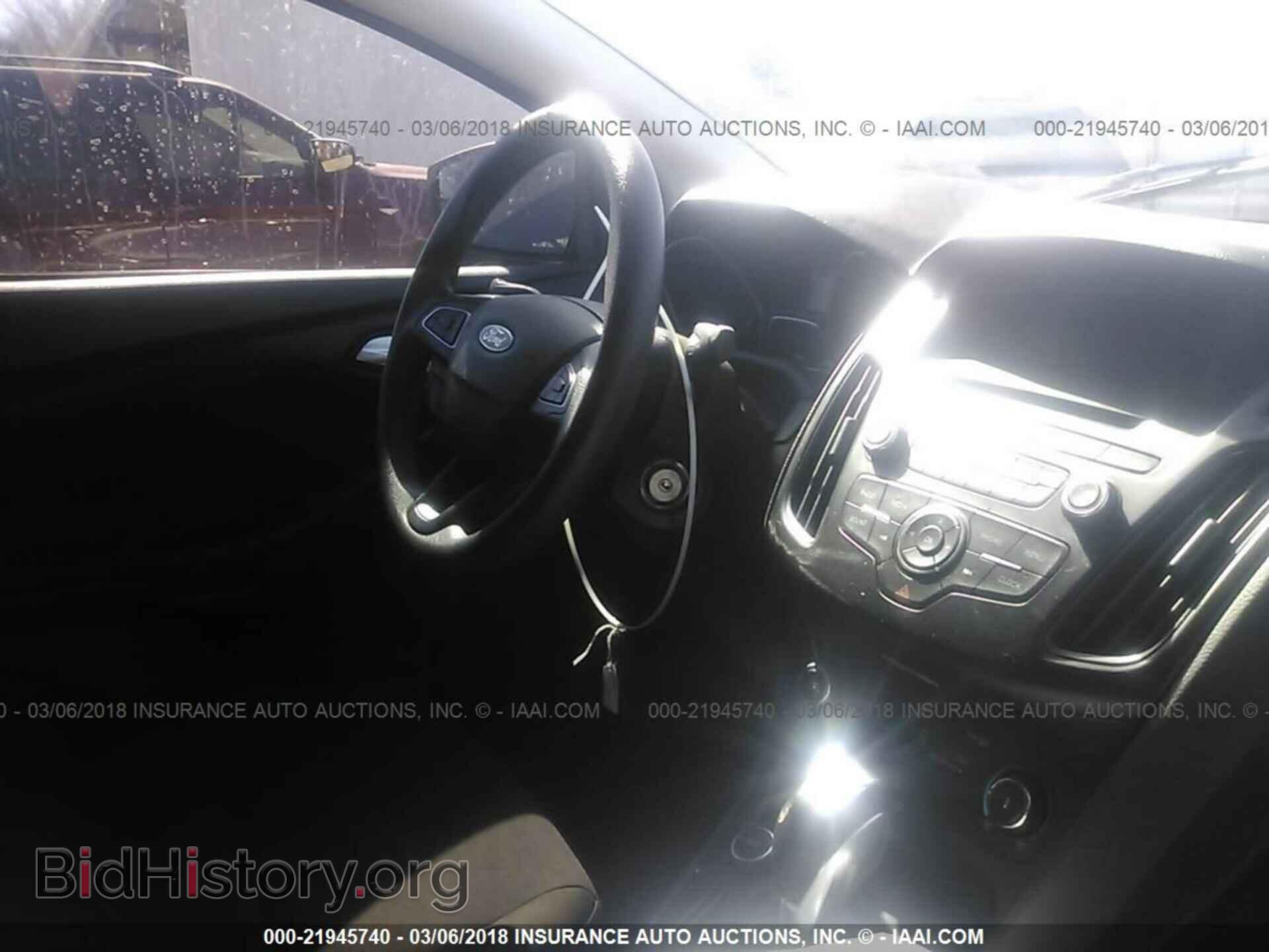 2015 Ford Focus - VIN: 1FADP3F27FL242563 - Photo 5
