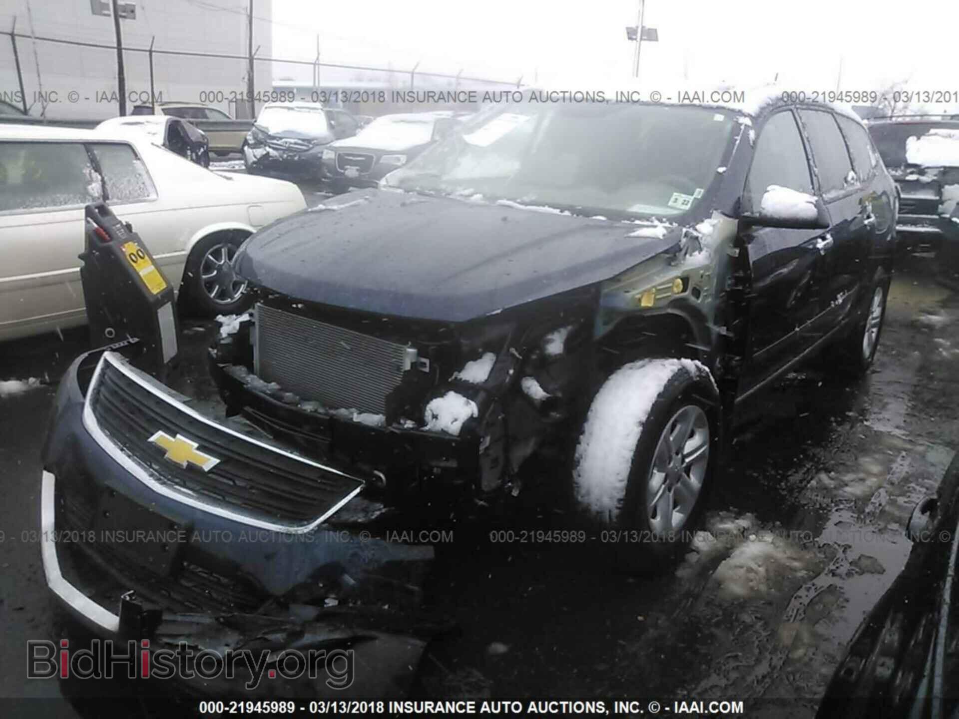 2017 Chevrolet Traverse - VIN: 1GNKRFED5HJ260257 - Фото 2