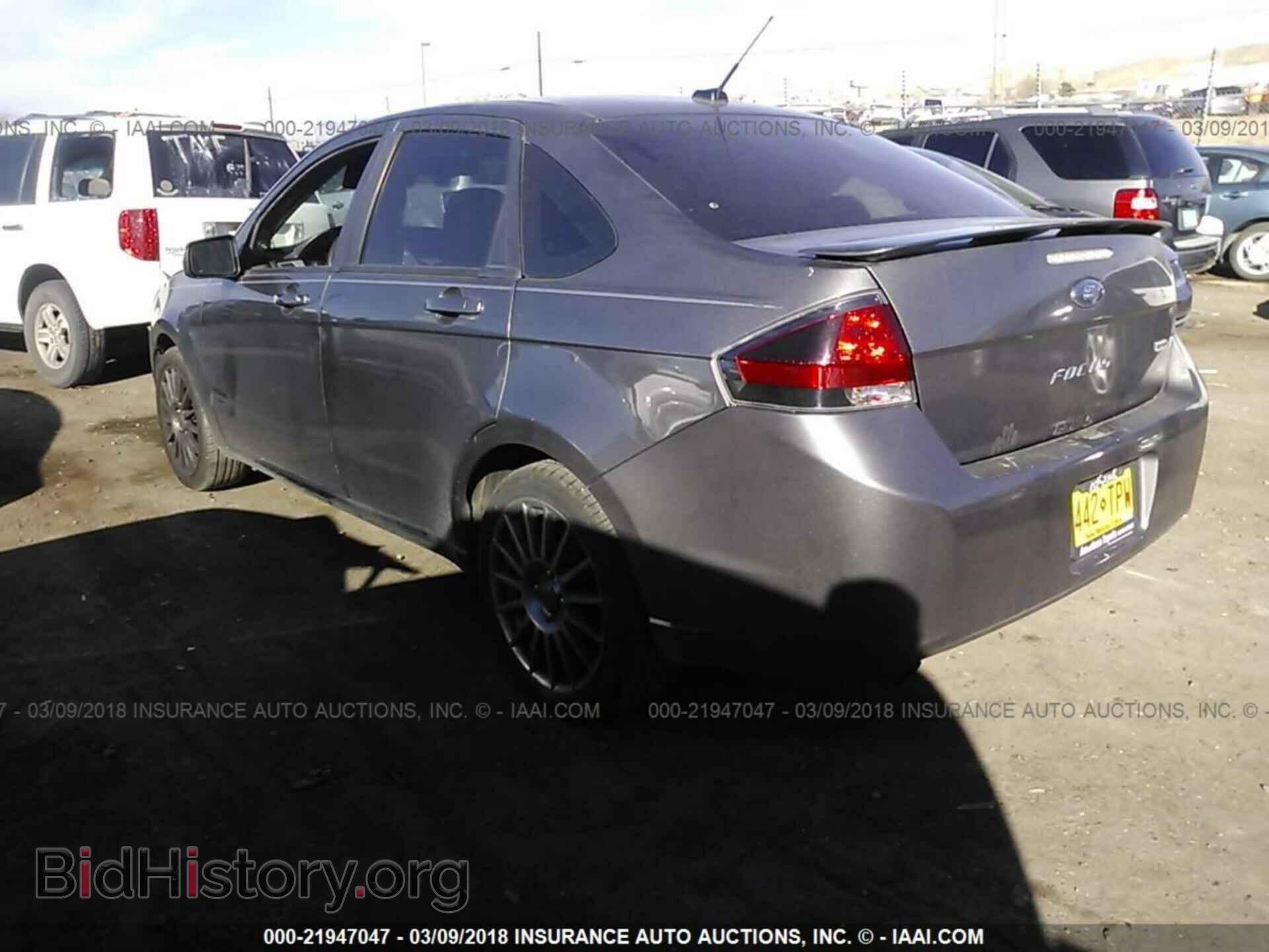 2011 Ford Focus - VIN: 1FAHP3GN5BW149074 - Фото 3