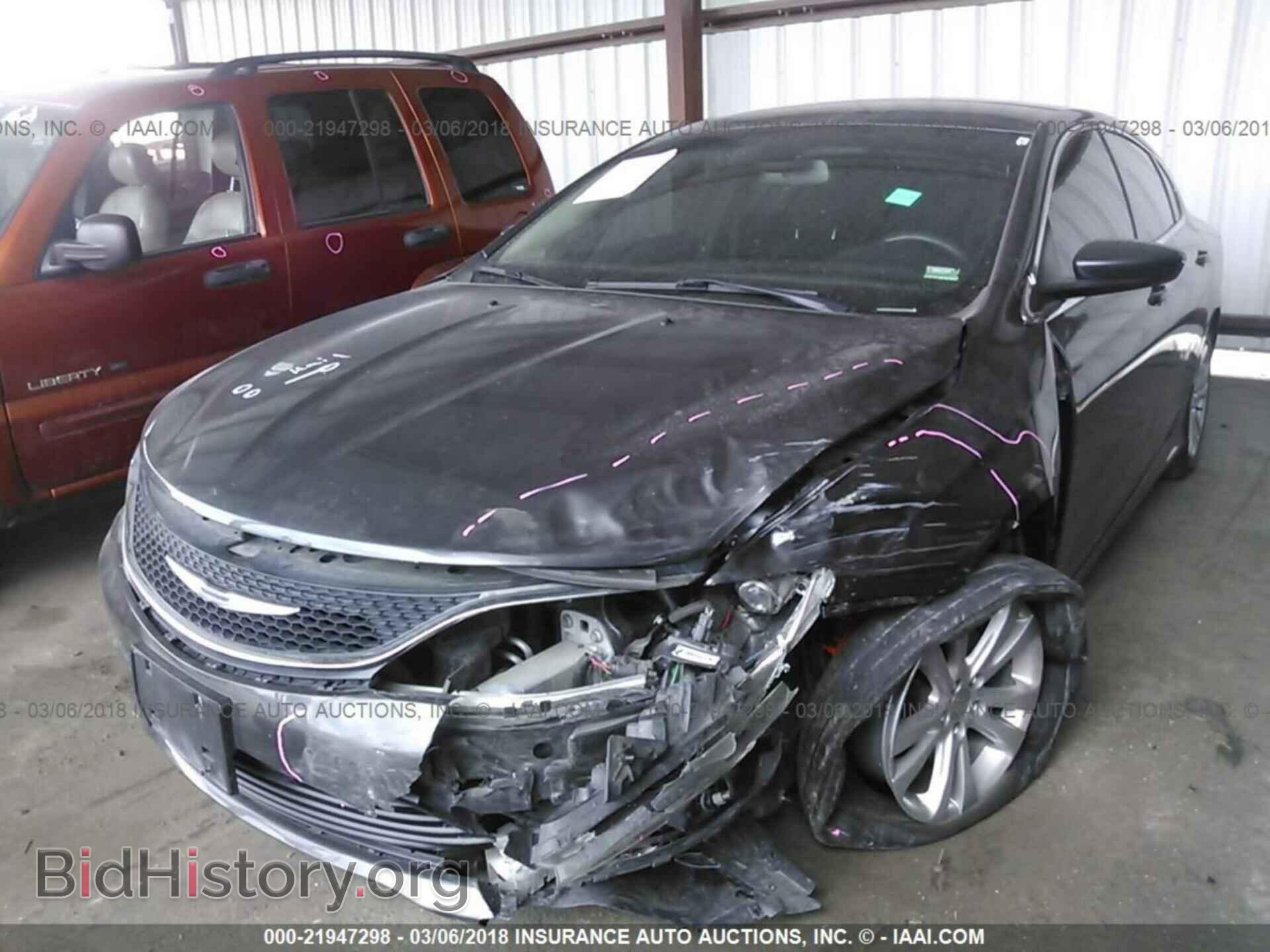2015 Chrysler 200 - VIN: 1C3CCCAB9FN640309 - Photo 2