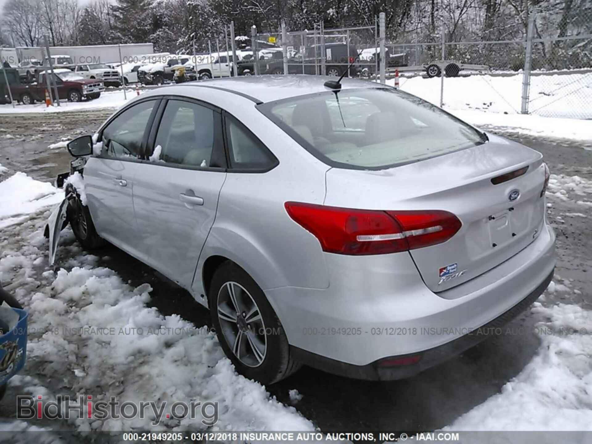 2017 Ford Focus - VIN: 1FADP3FE1HL309736 - Photo 3