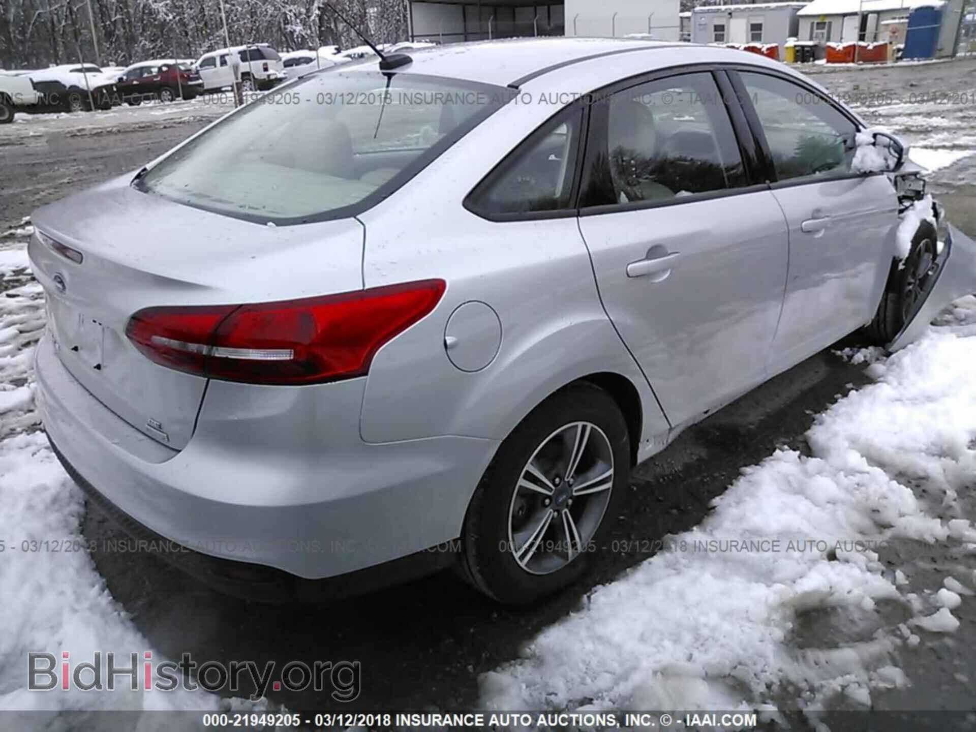 2017 Ford Focus - VIN: 1FADP3FE1HL309736 - Photo 4
