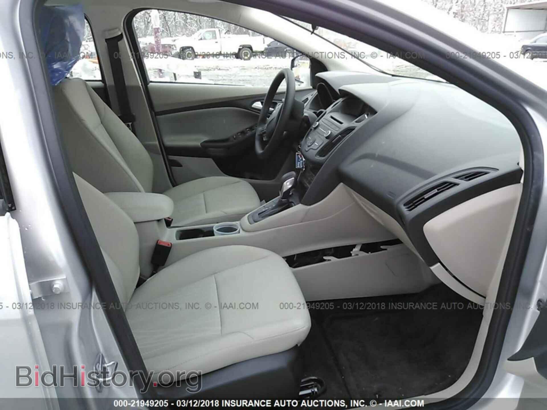 2017 Ford Focus - VIN: 1FADP3FE1HL309736 - Photo 5