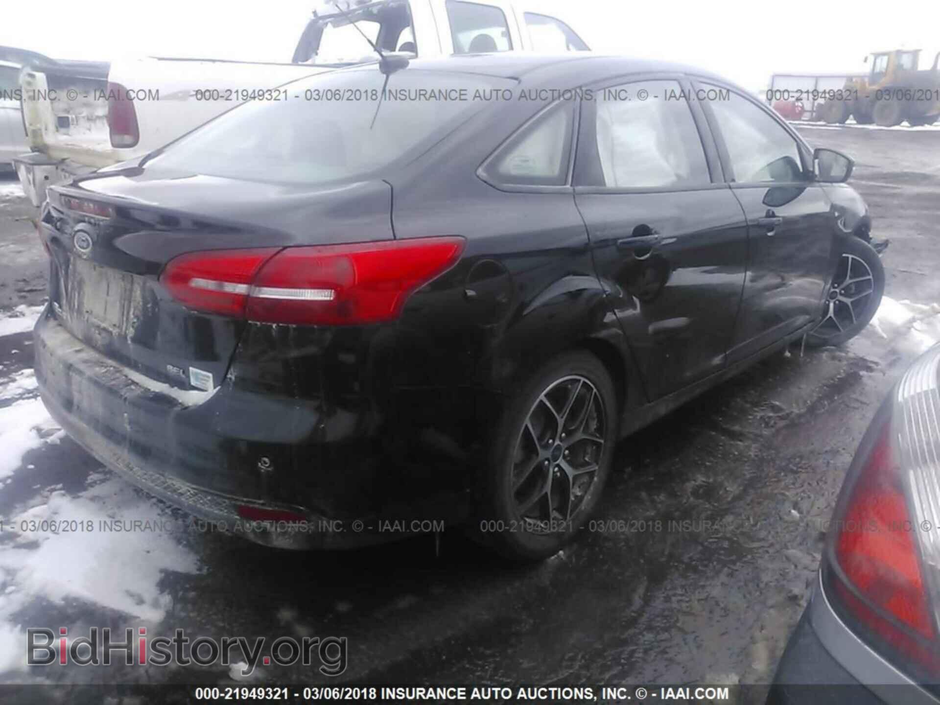 2017 Ford Focus - VIN: 1FADP3H25HL237295 - Фото 4