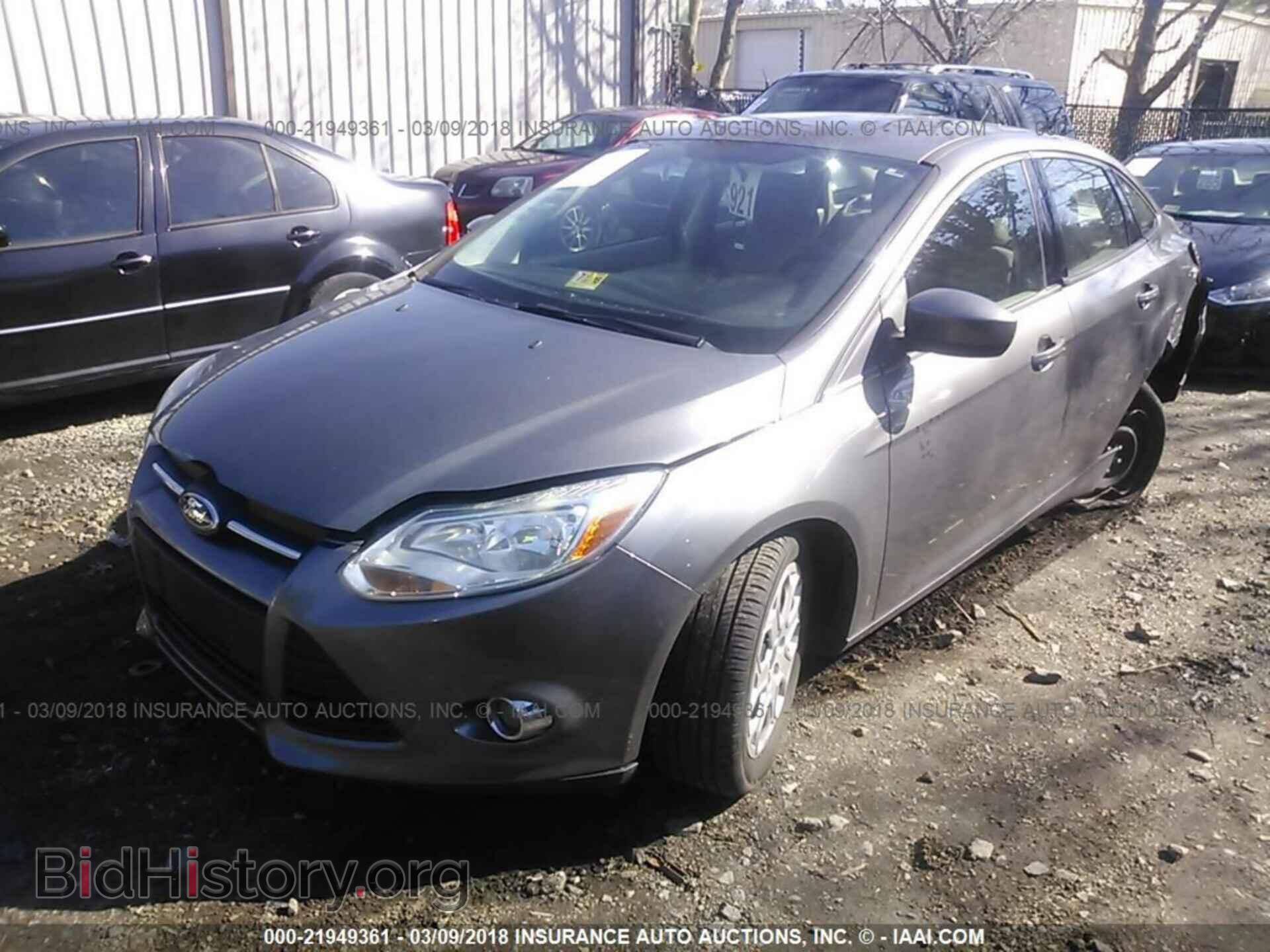 2012 Ford Focus - VIN: 1FAHP3F29CL424326 - Photo 2