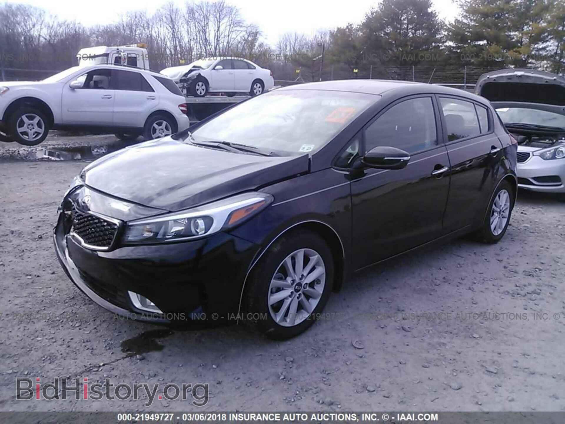 2017 Kia Forte - VIN: KNAFK5A80H5669628 - Photo 2