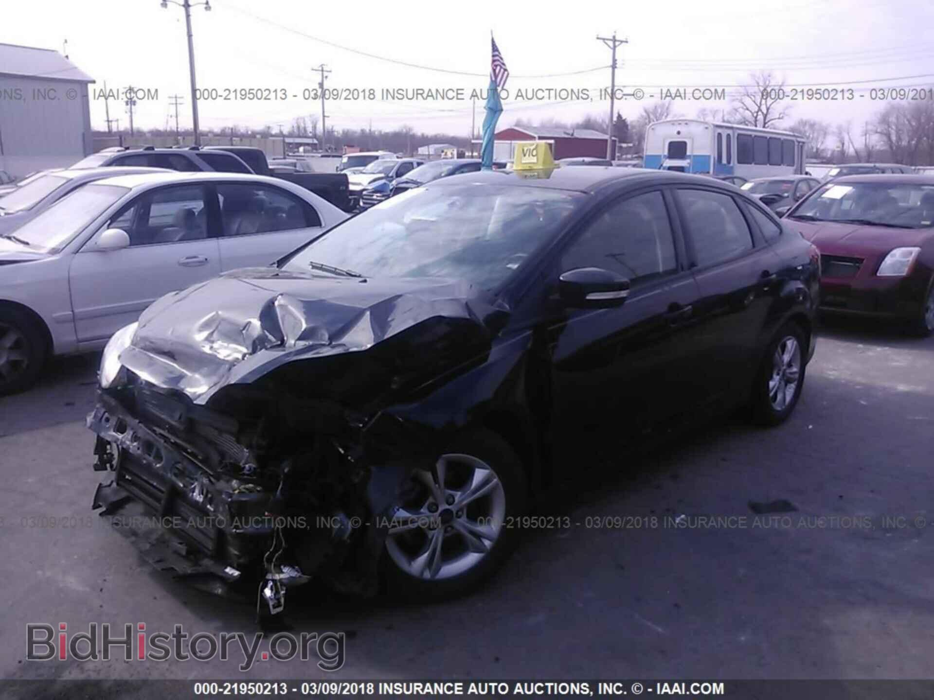 2014 Ford Focus - VIN: 1FADP3F28EL274775 - Photo 2