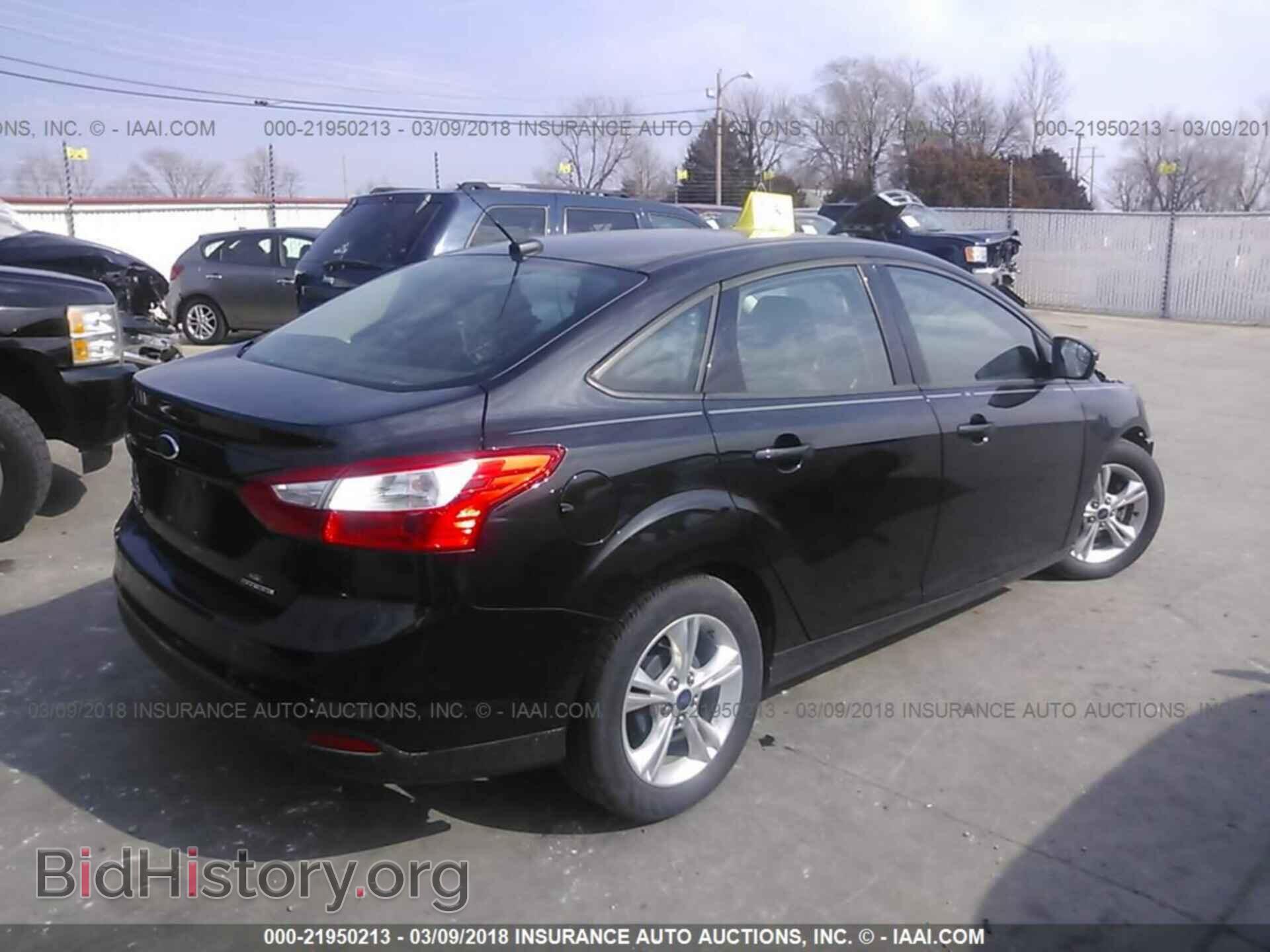 2014 Ford Focus - VIN: 1FADP3F28EL274775 - Photo 4