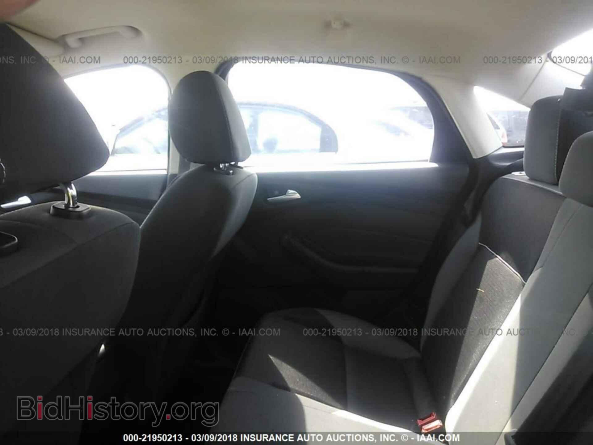 2014 Ford Focus - VIN: 1FADP3F28EL274775 - Photo 8