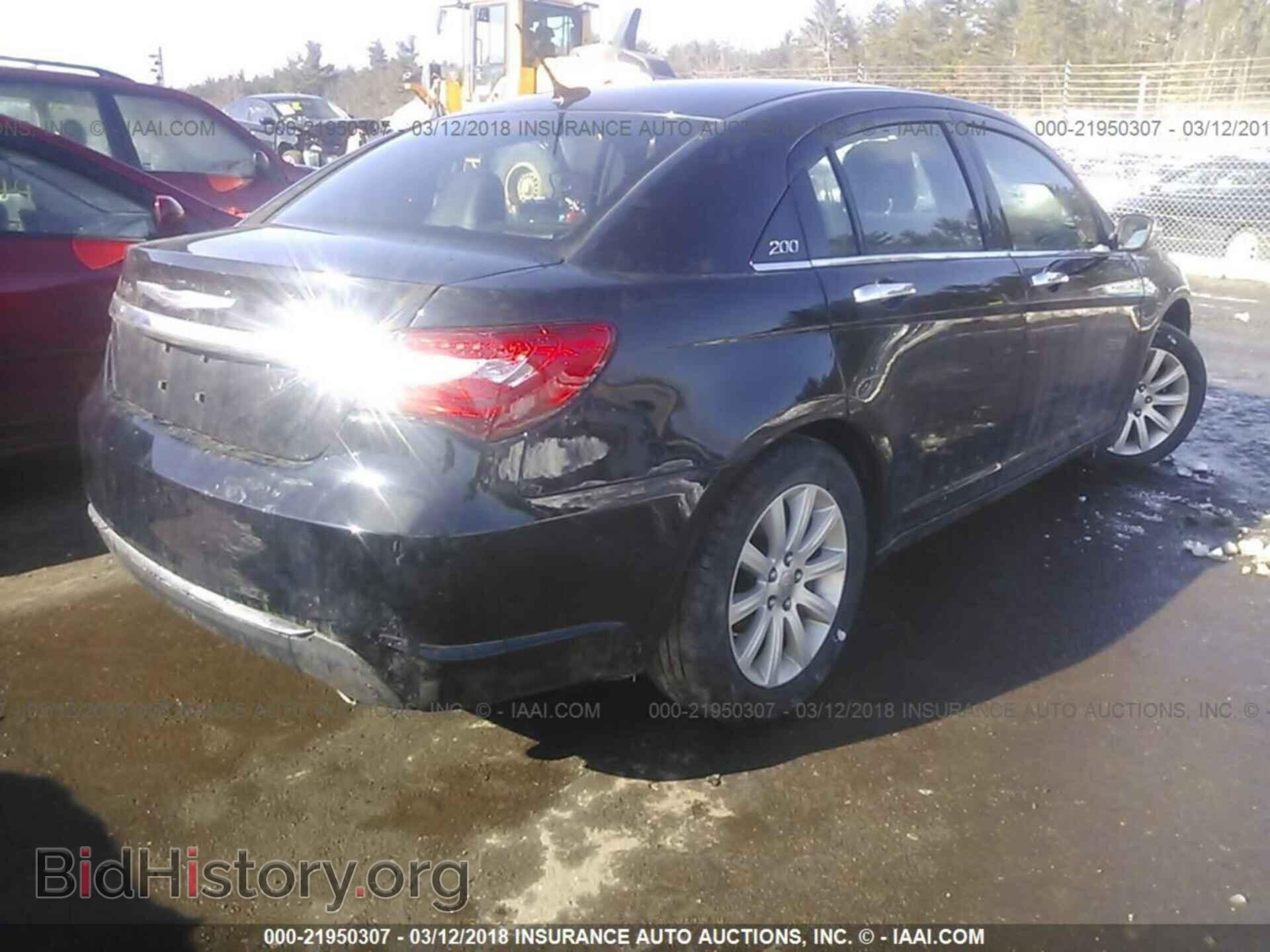 2013 Chrysler 200 - VIN: 1C3CCBCG2DN585752 - Фото 4
