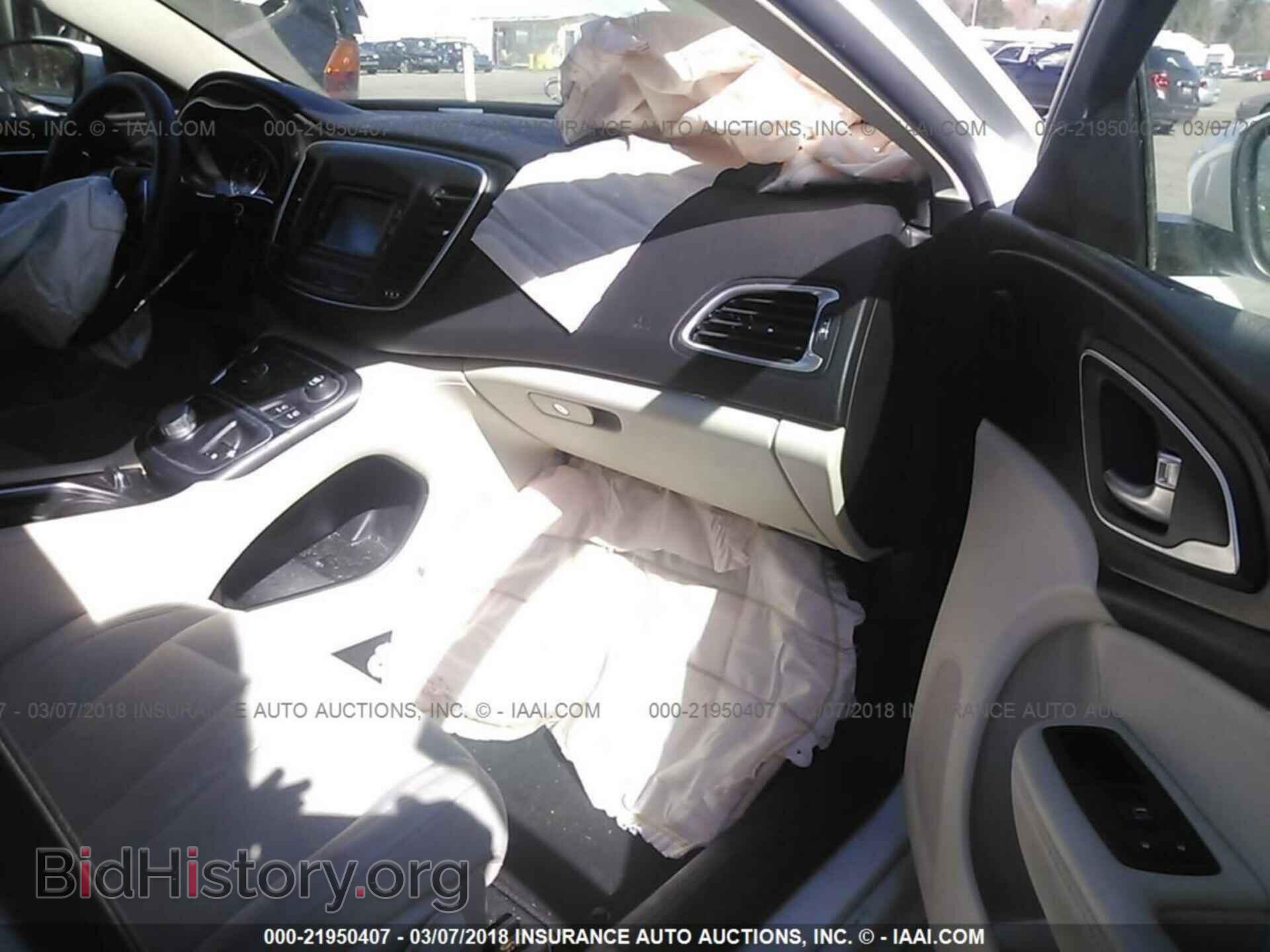 2015 Chrysler 200 - VIN: 1C3CCCAB5FN532480 - Photo 5