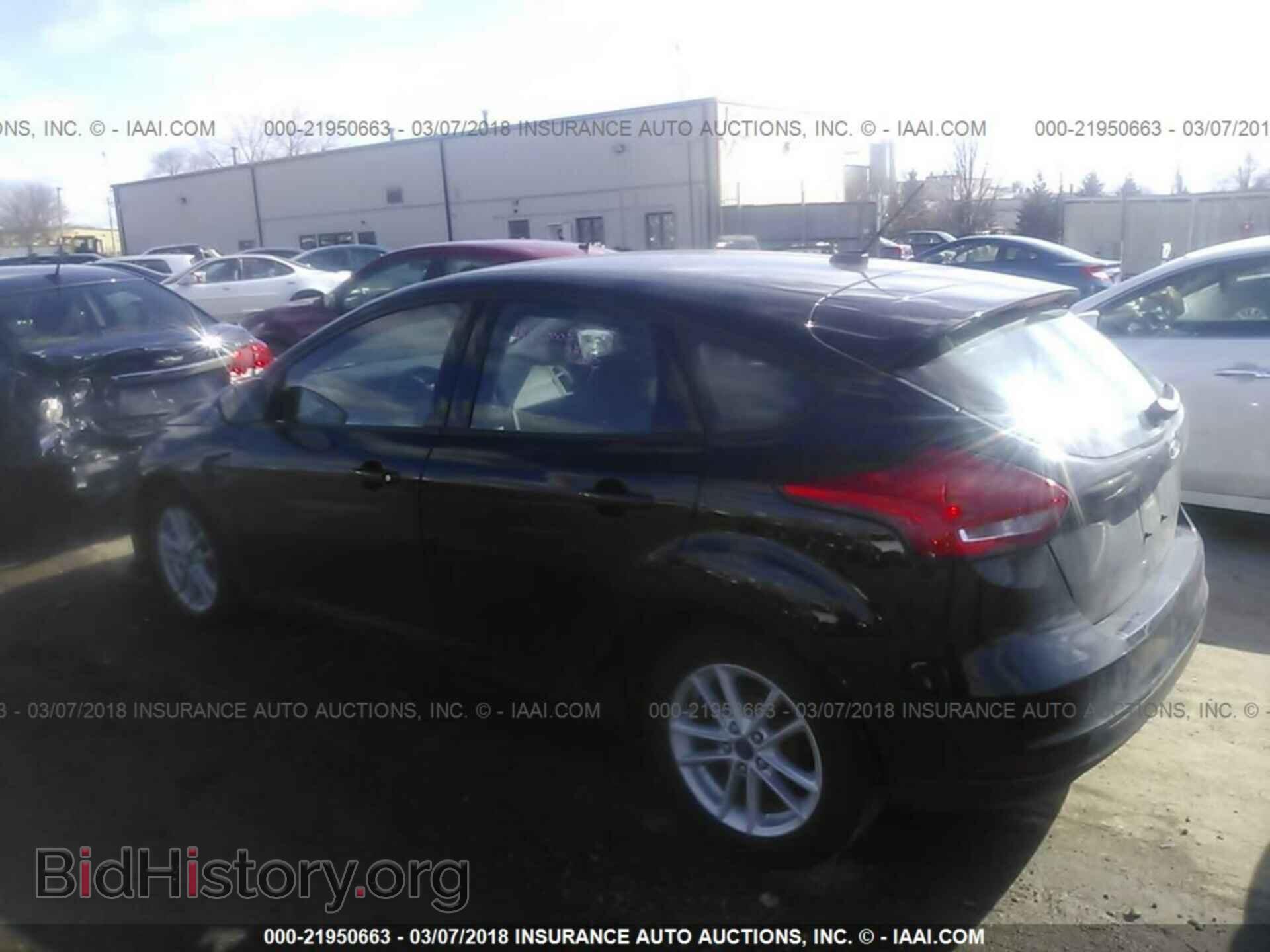 2017 Ford Focus - VIN: 1FADP3K20HL282783 - Photo 3