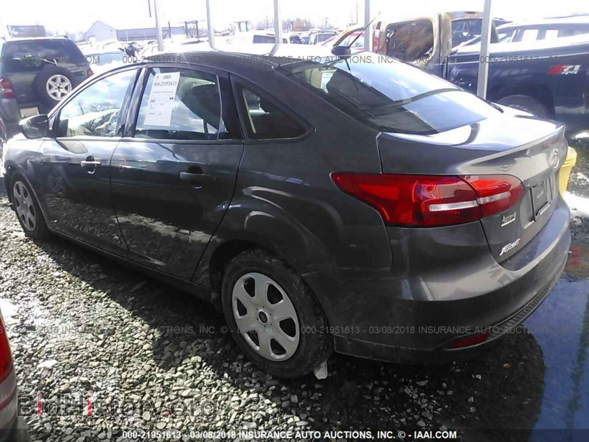2016 Ford Focus - VIN: 1FADP3E26GL224431 - Фото 3