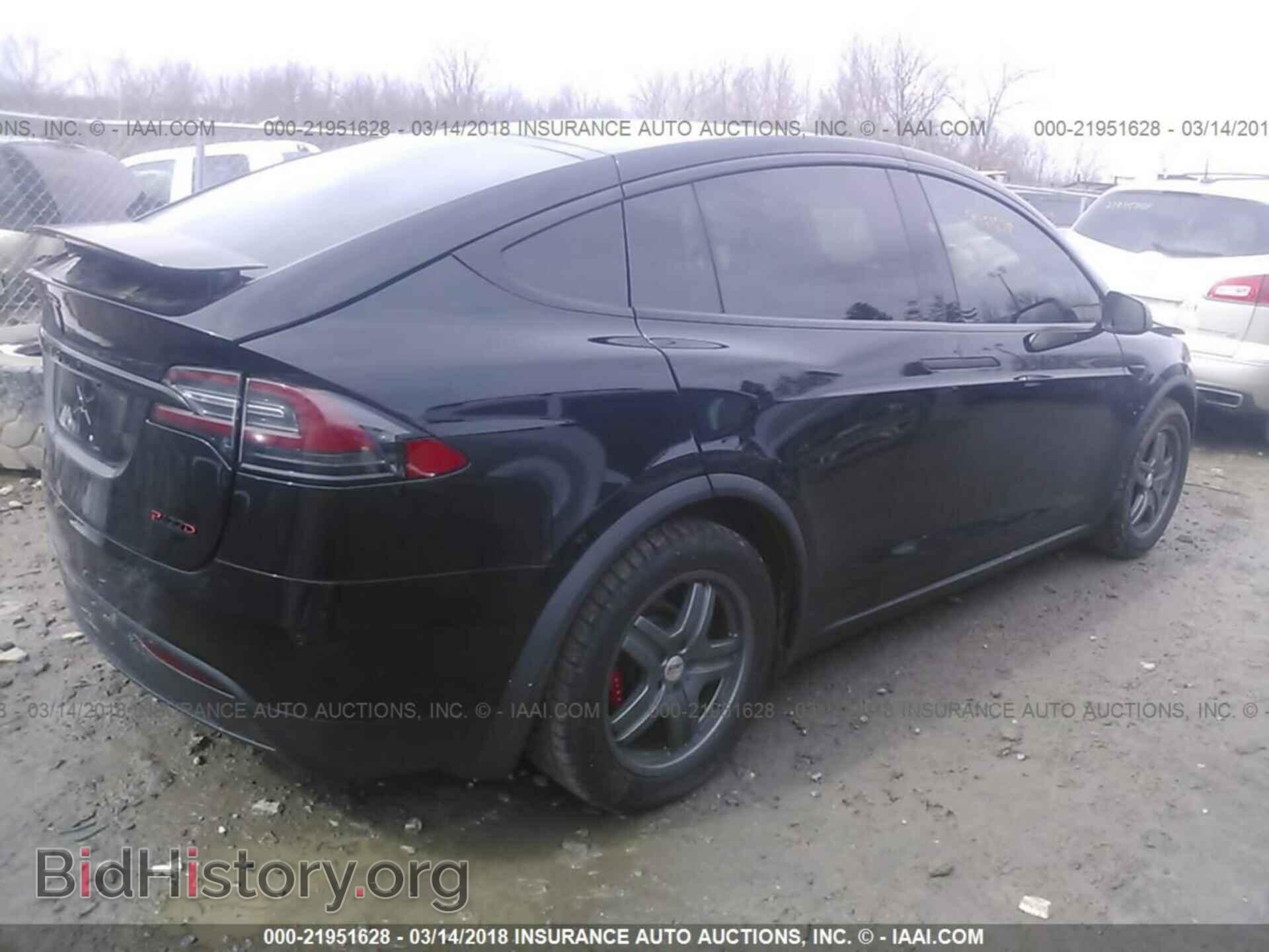 2017 Tesla Model x - VIN: 5YJXCAE42HF050564 - Photo 4