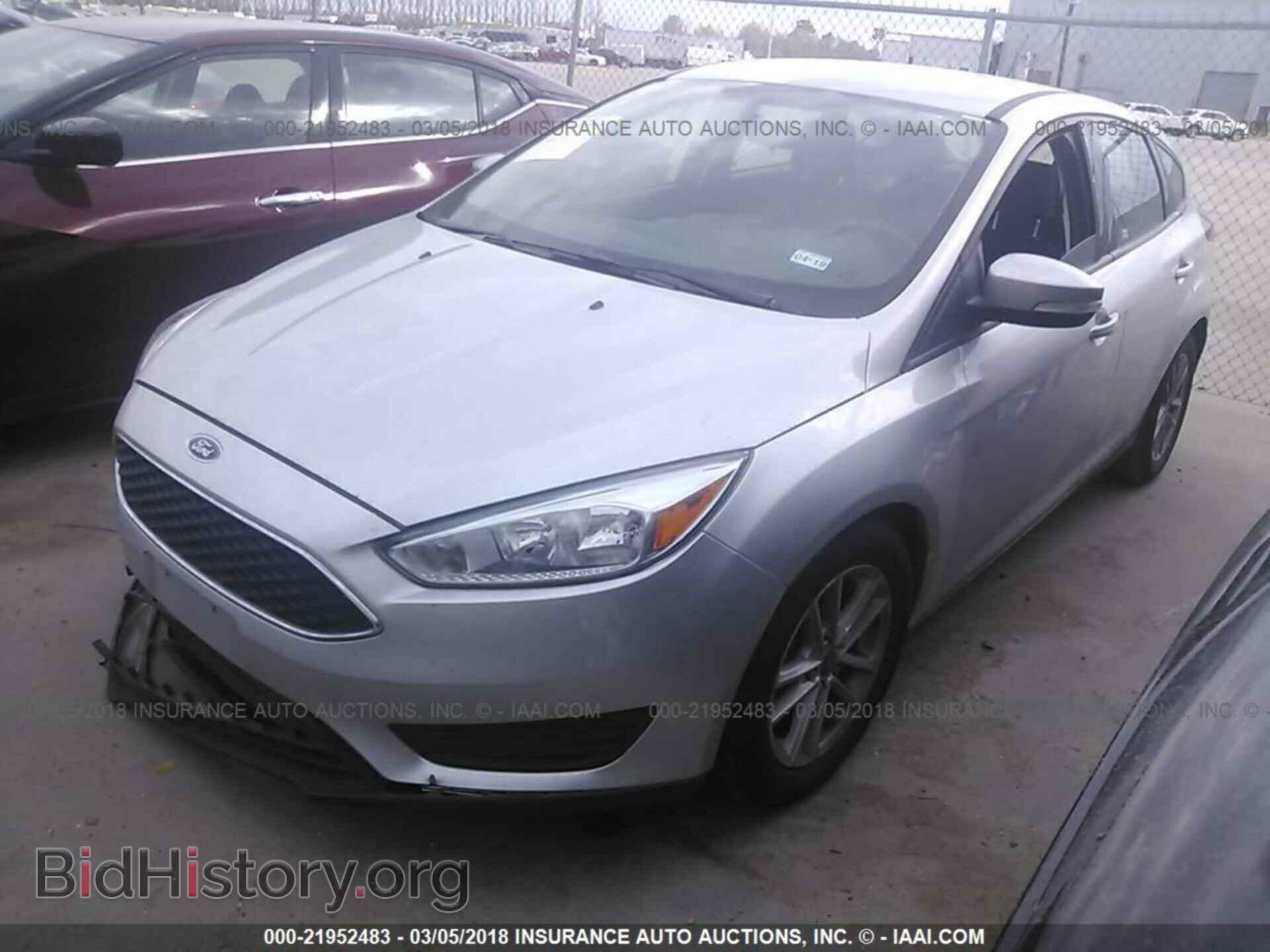 2017 Ford Focus - VIN: 1FADP3K25HL267342 - Photo 2