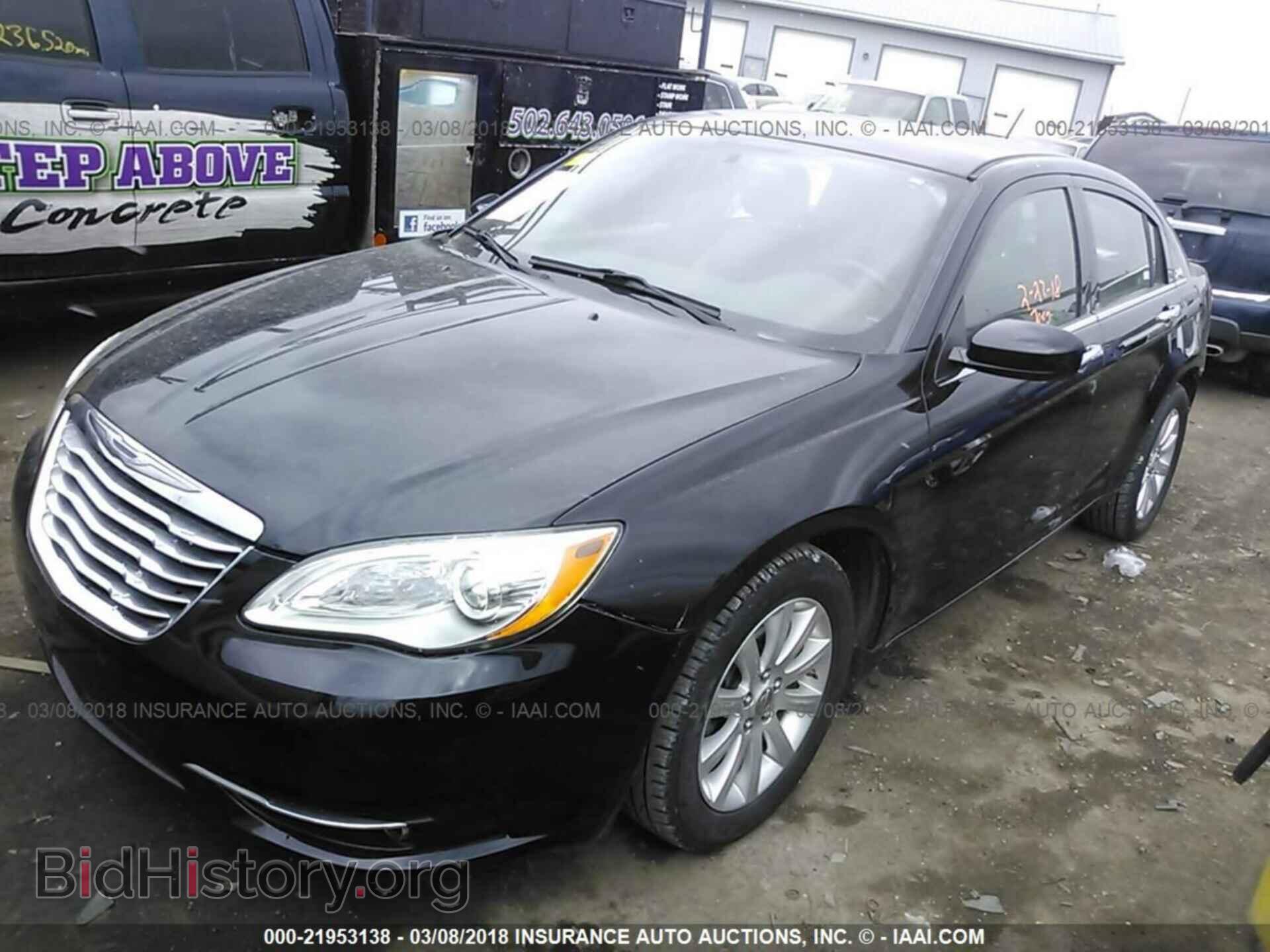 2013 Chrysler 200 - VIN: 1C3CCBCG3DN542974 - Photo 2