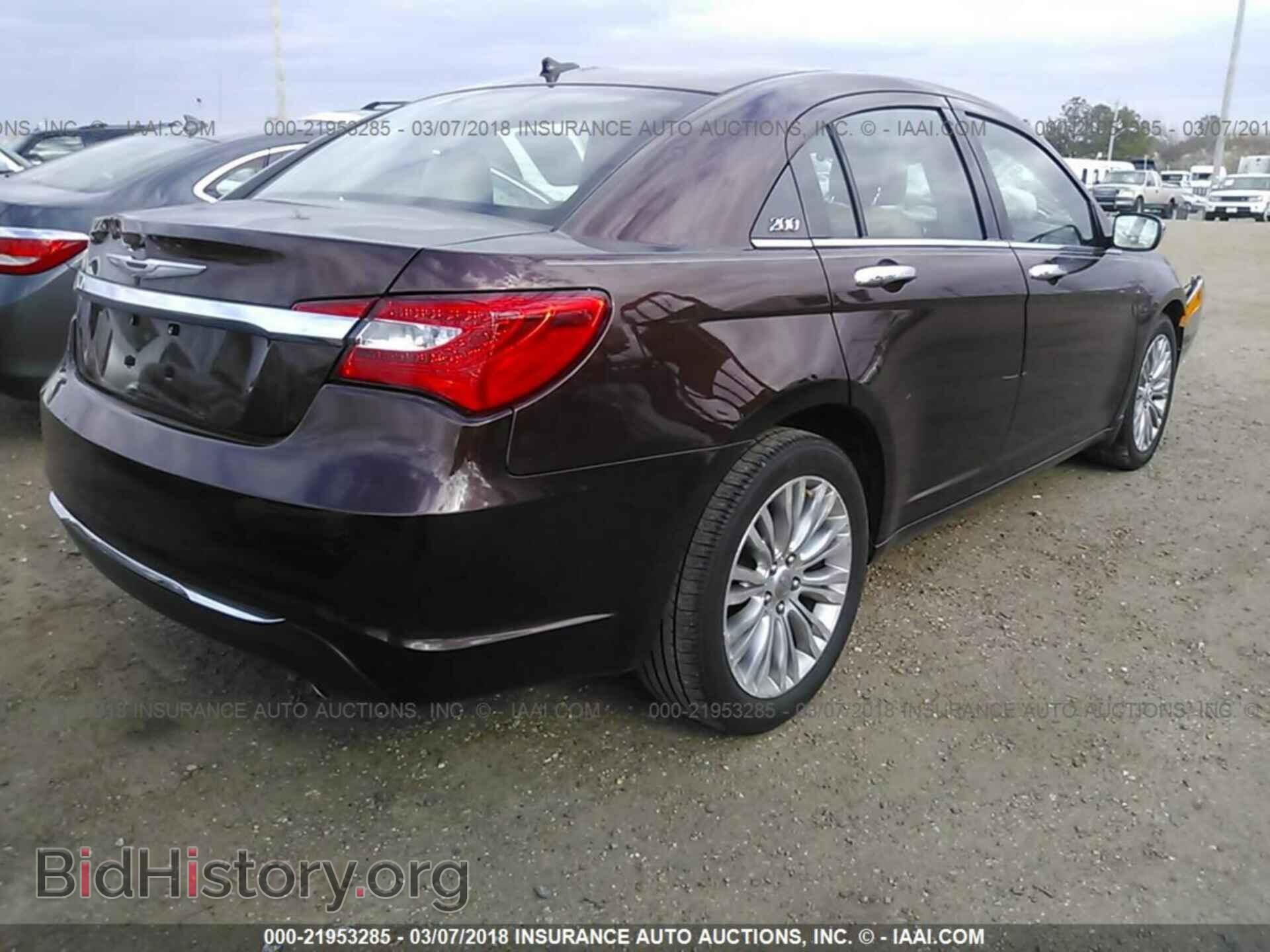 2013 Chrysler 200 - VIN: 1C3CCBCG4DN543406 - Photo 4